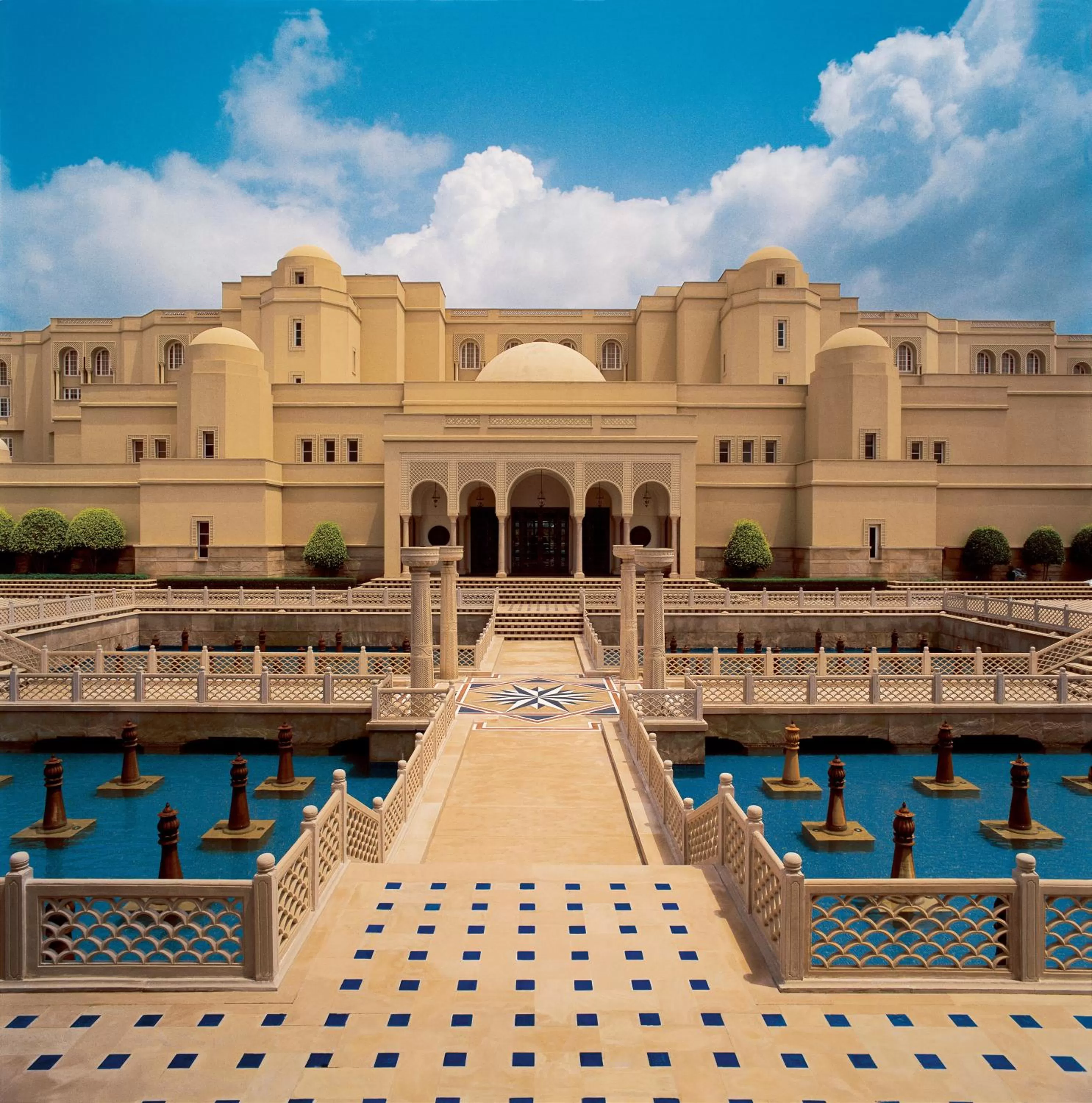Facade/entrance in The Oberoi Amarvilas Agra