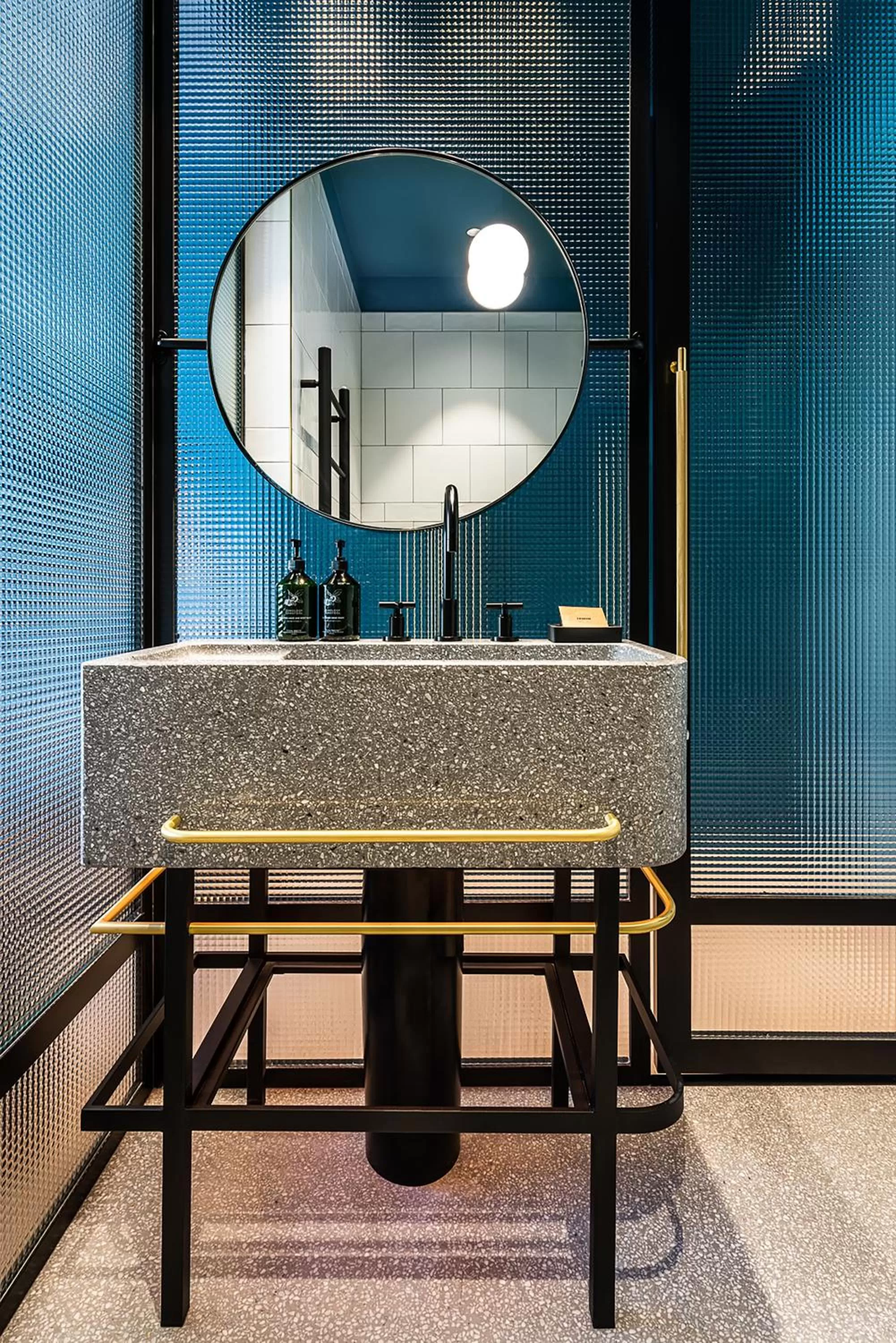 Bathroom in Maximilian Hotel