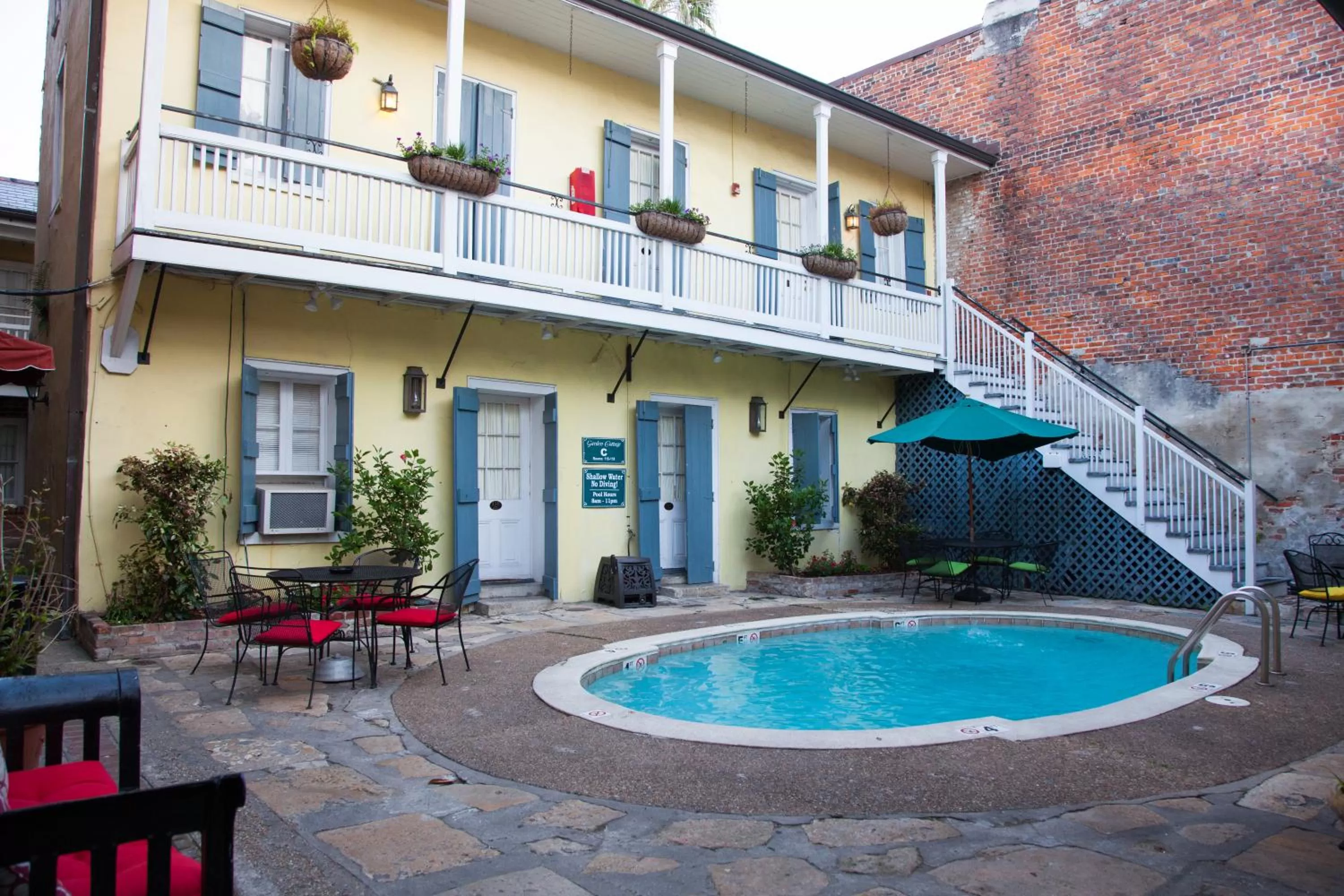 Swimming pool in Hotel St. Pierre French Quarter