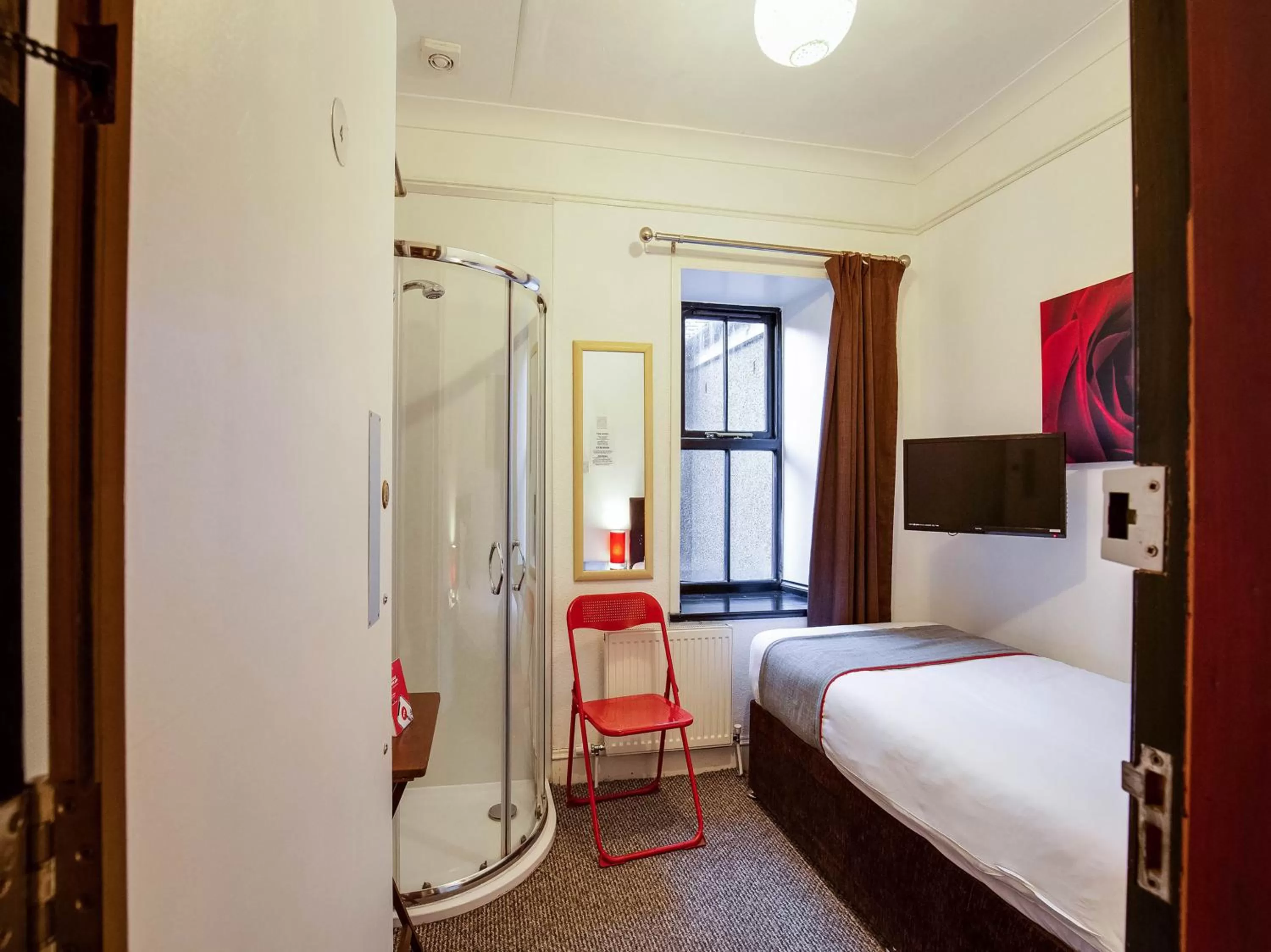 Bedroom, Bed in Lost Guest House Peterhead