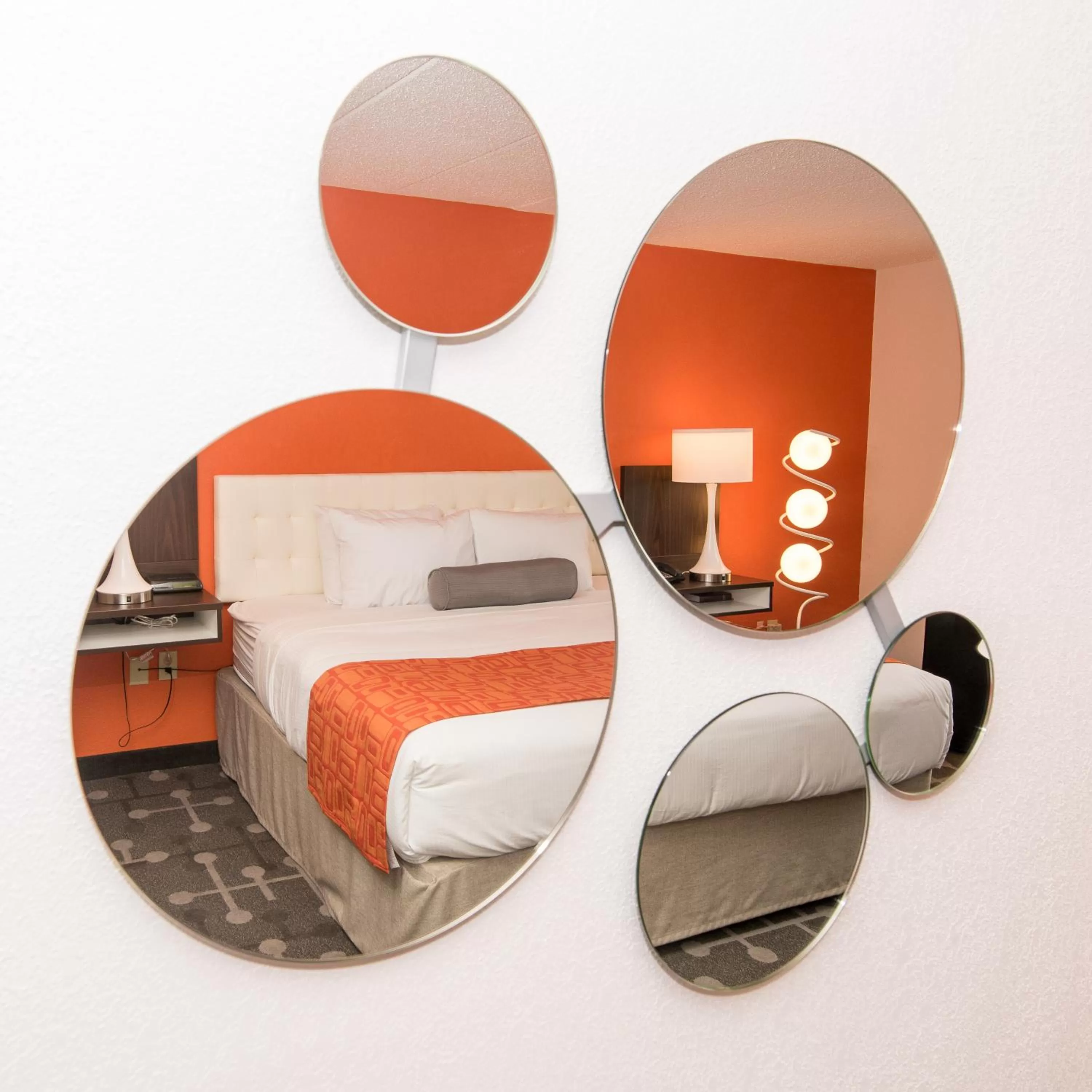 Bed in Howard Johnson by Wyndham Portsmouth