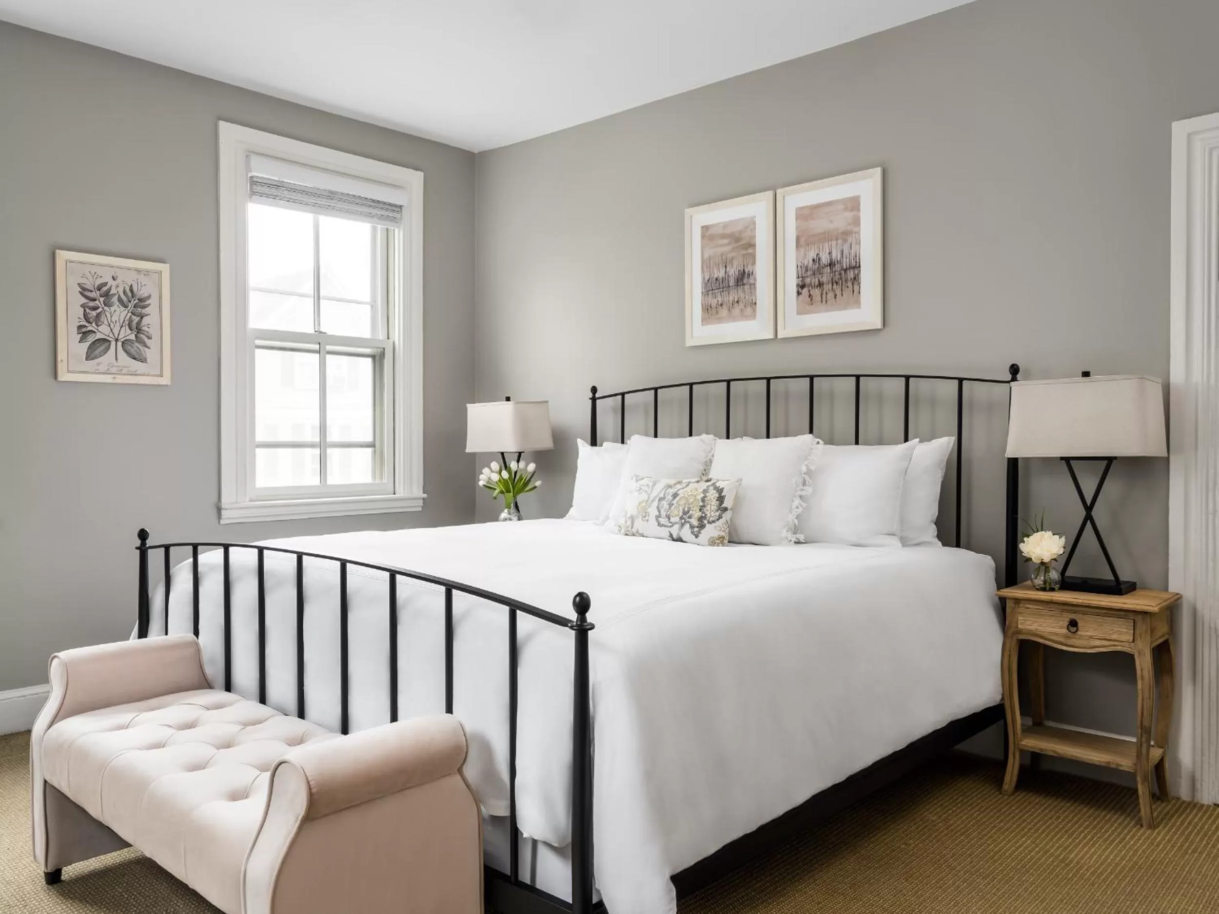 Bed in Flag House Inn