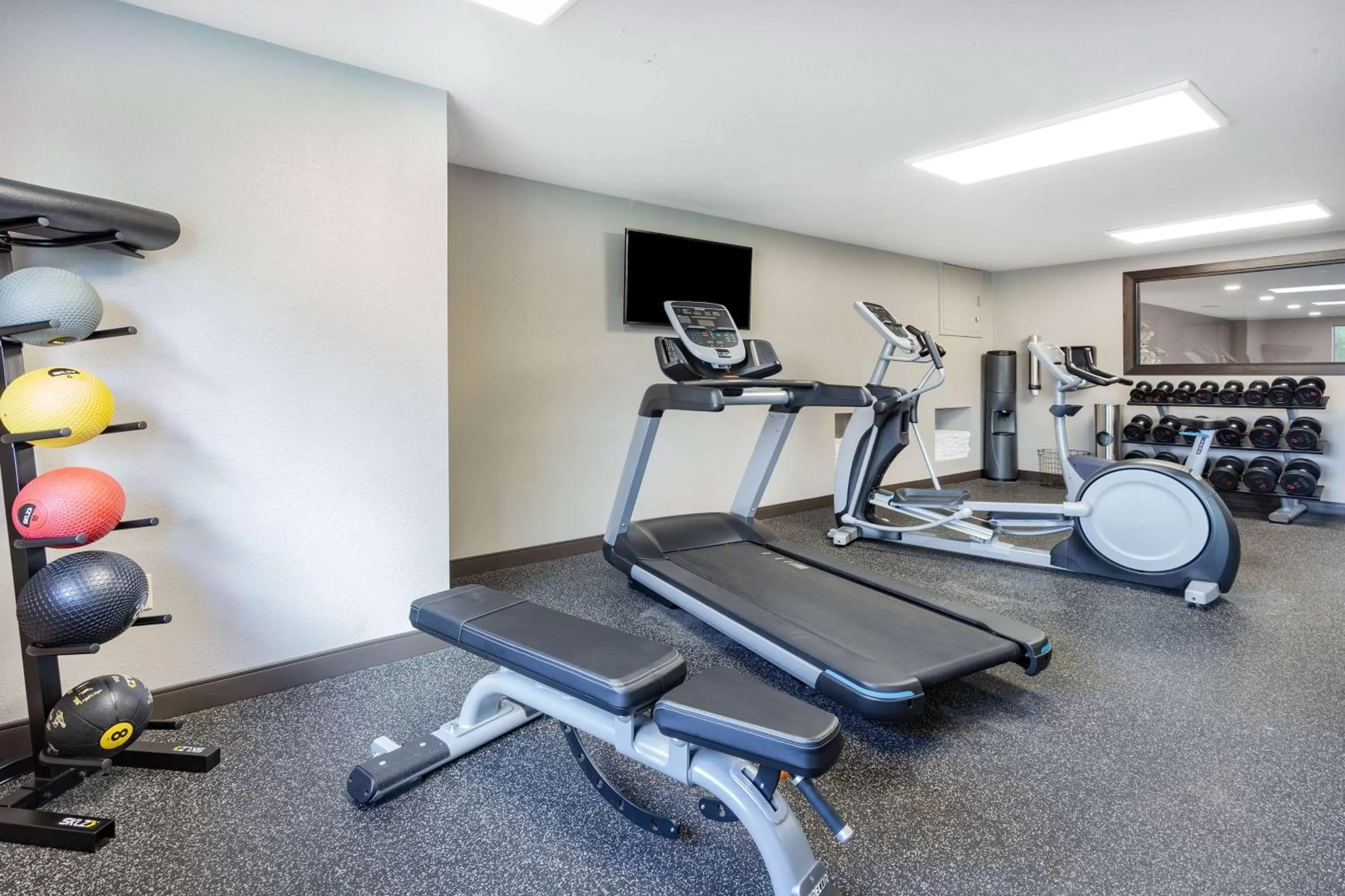 Fitness centre/facilities in Wingate by Wyndham Wisconsin Dells Waterpark
