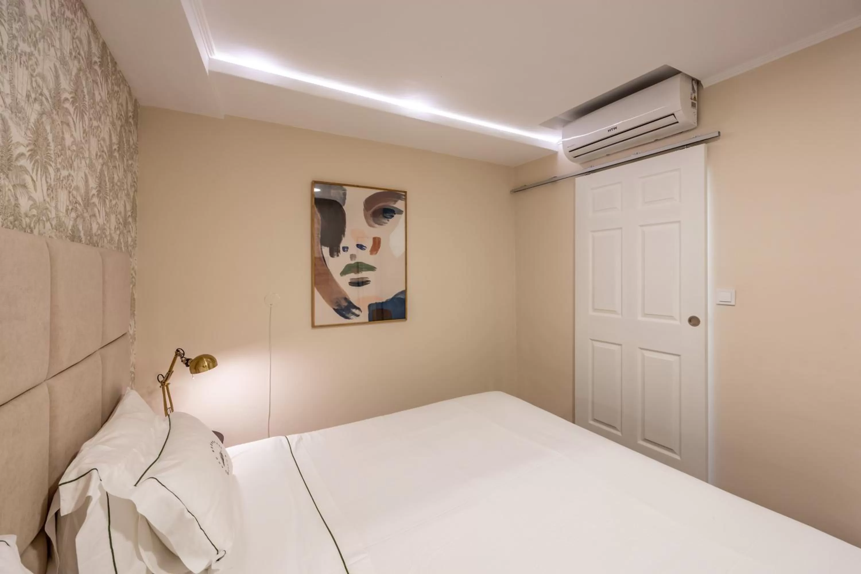 Double Room with Private Bathroom in Bossa & Bed Hostel