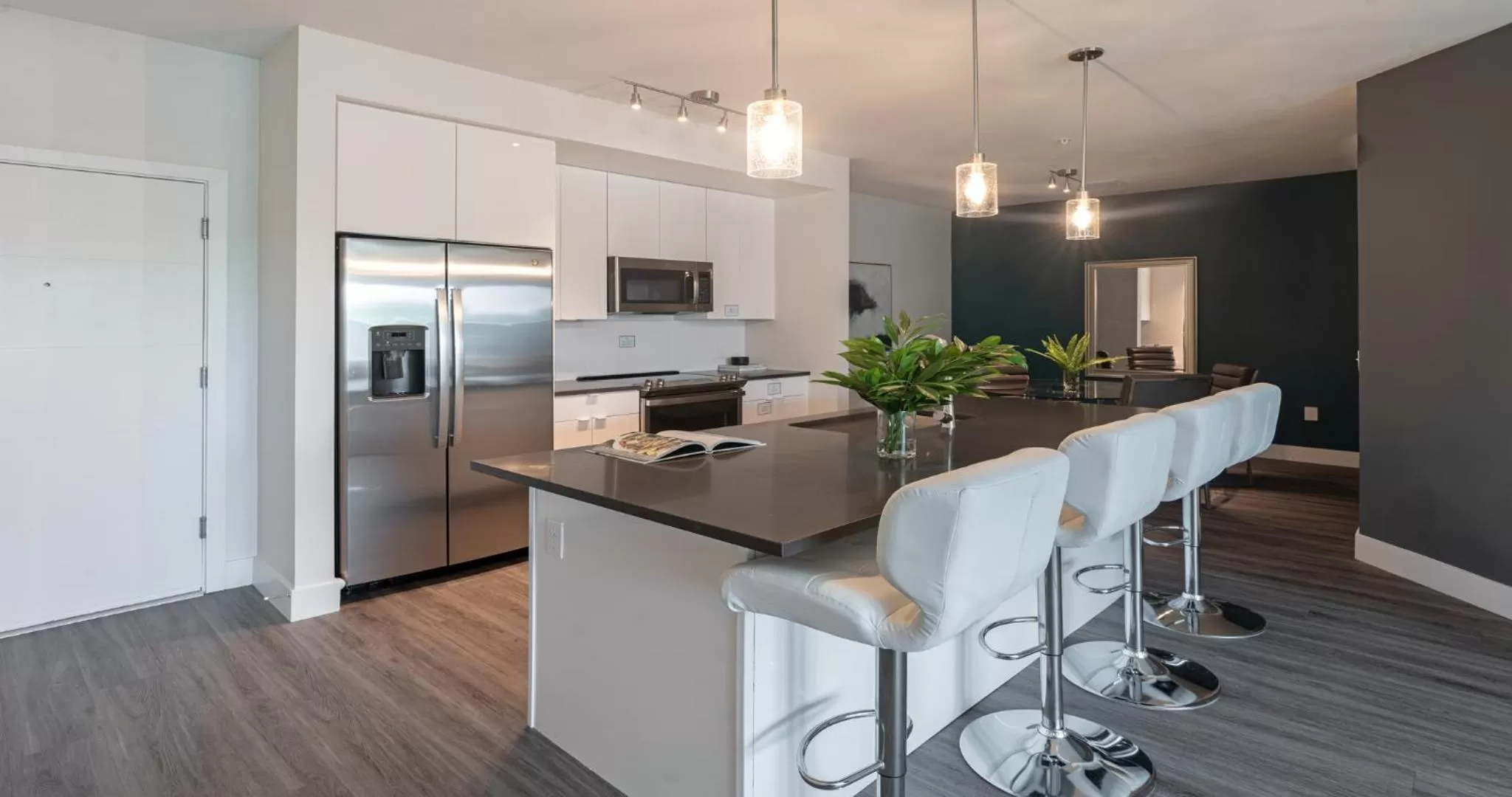 Kitchen or kitchenette, Kitchen/Kitchenette in Westshore Apartments by Barsala
