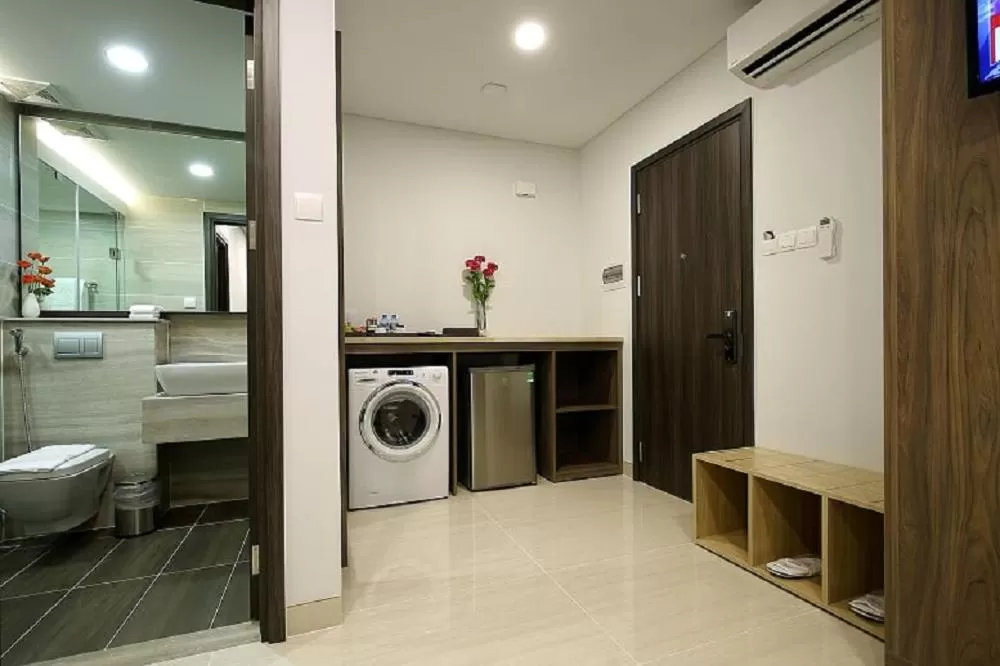 Shower in Aurora Western Village