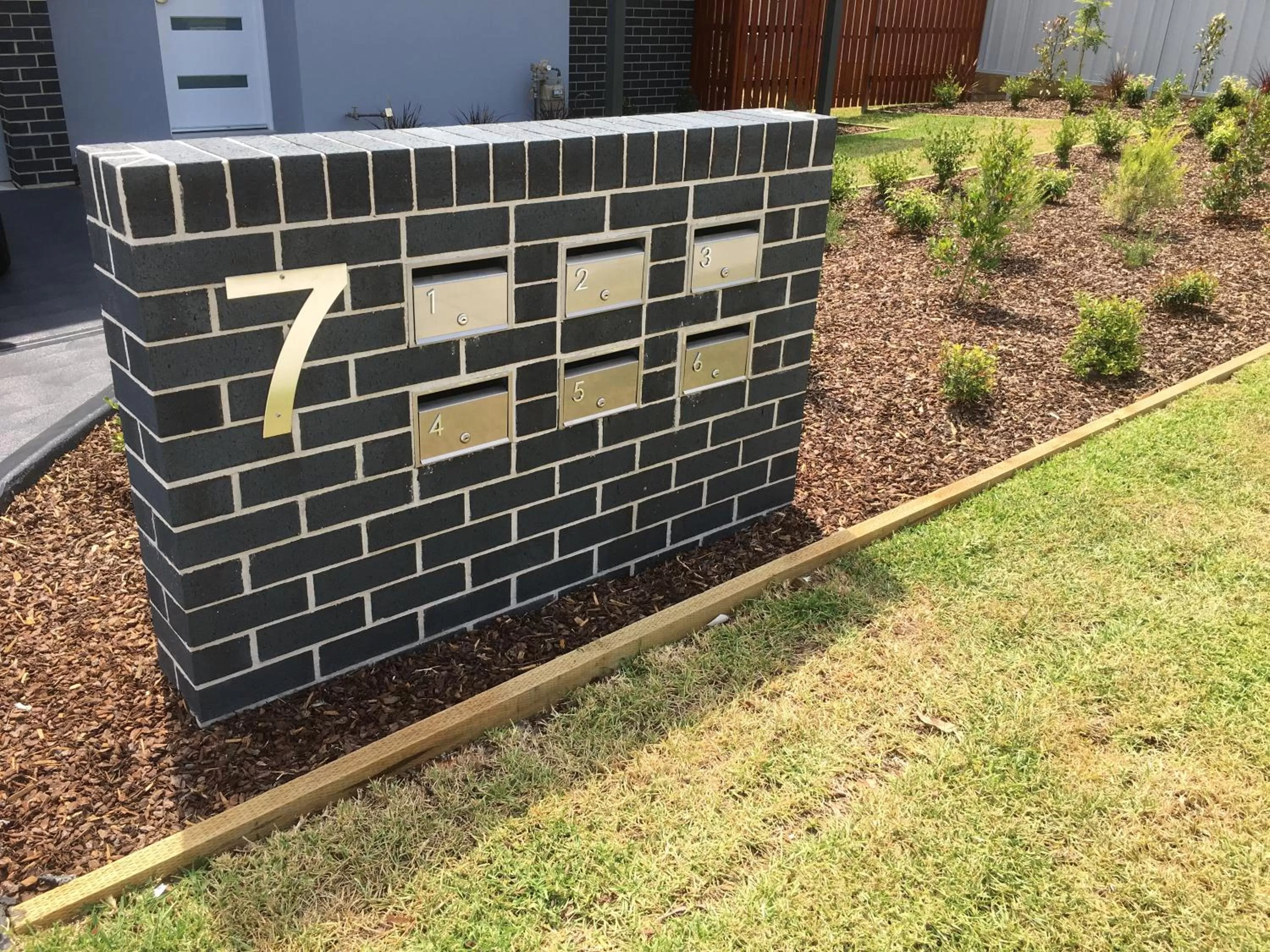 Facade/entrance in Wallsend on Longworth