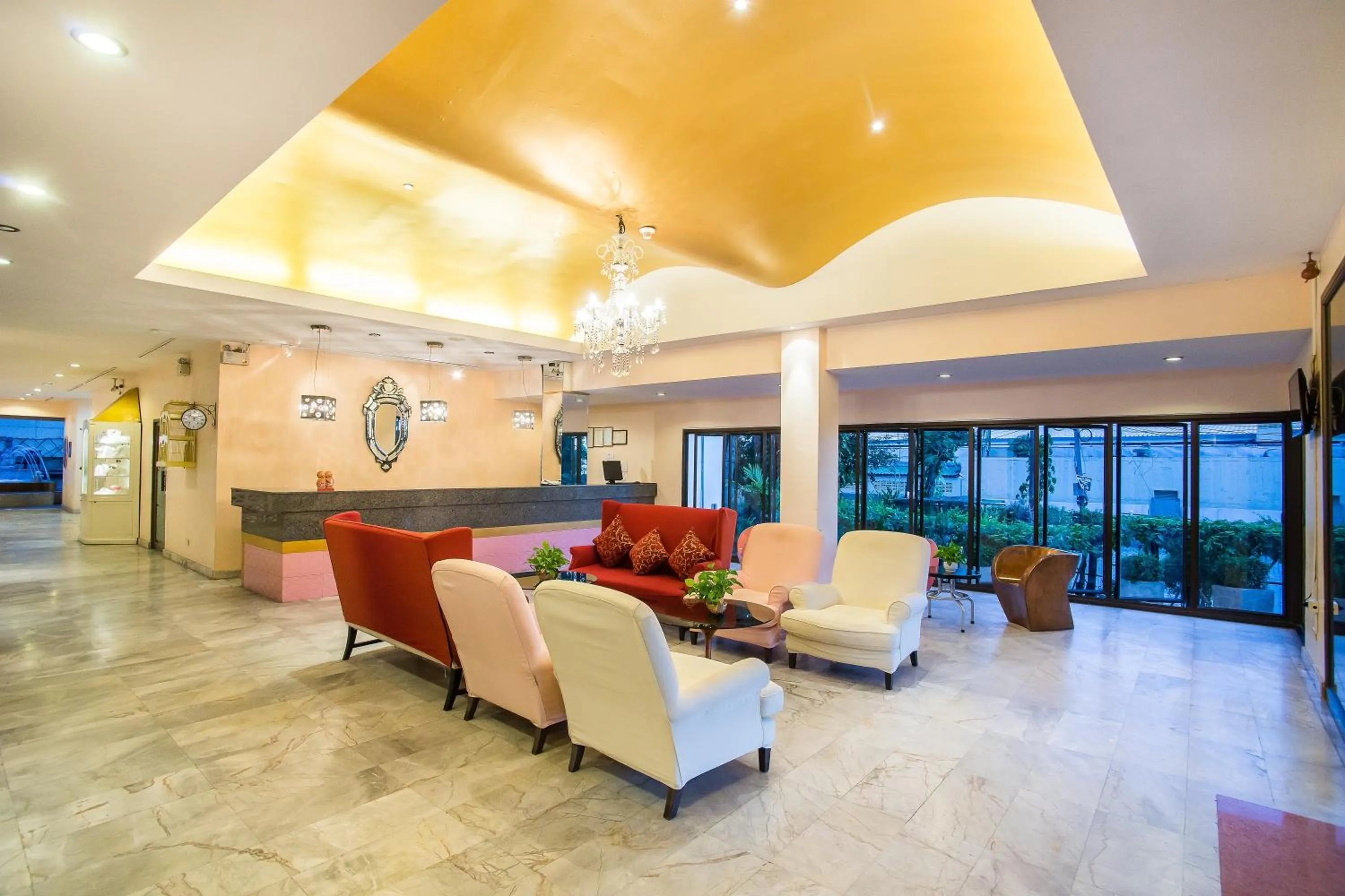 Lobby or reception in Bella Villa Metro