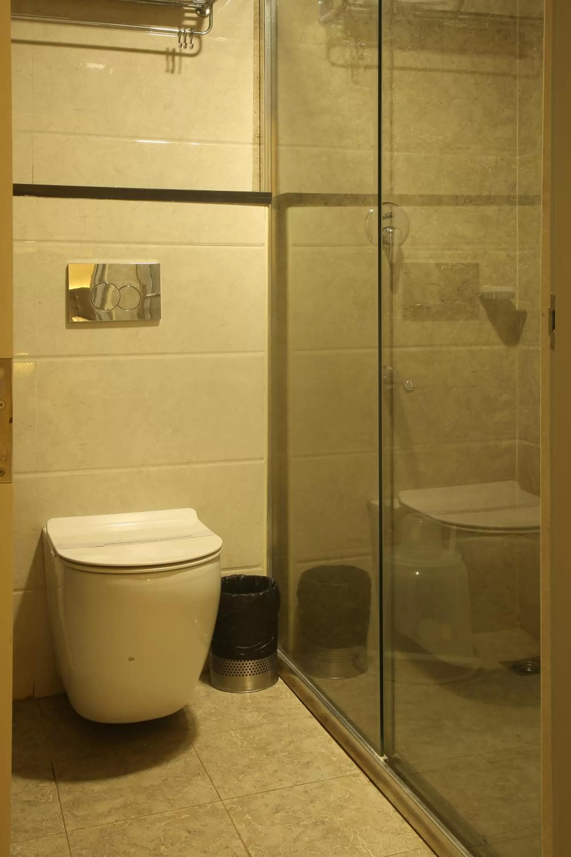 Shower in PARK SIGNATURE HOTELS - Royal Benza
