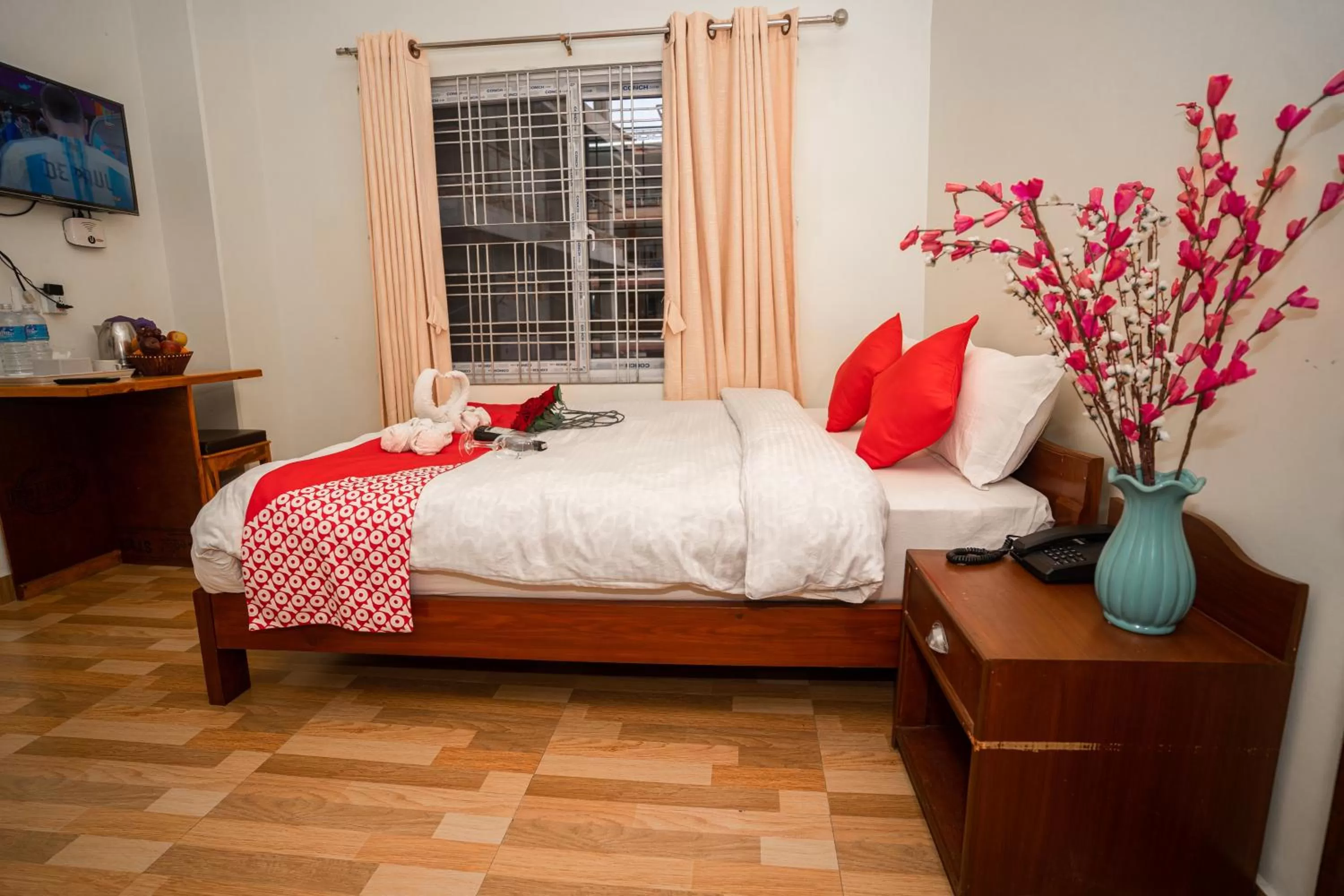 Coffee/tea facilities, Bed in Hotel Dela Mount Pokhara