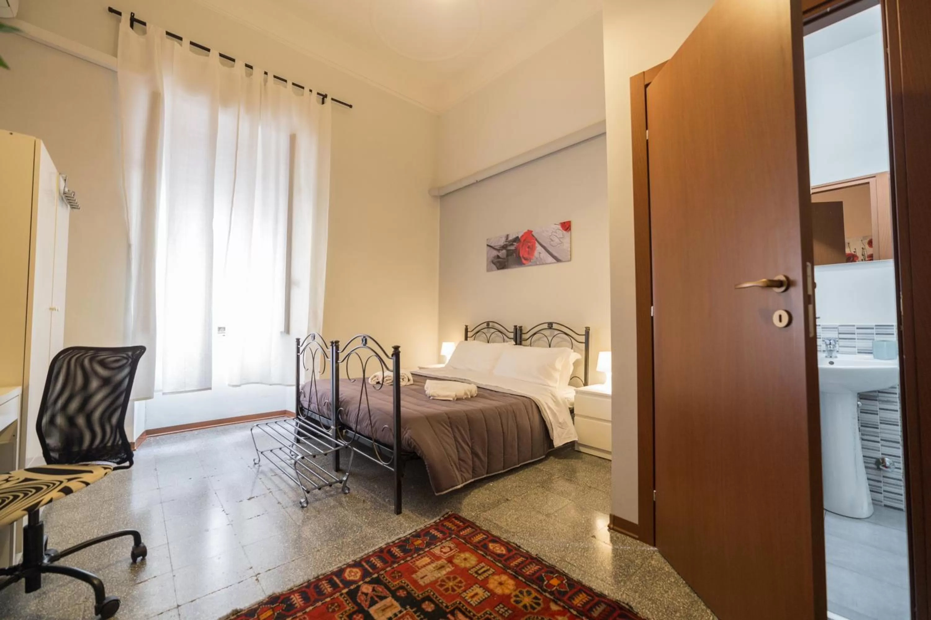 Bedroom, Bed in Tra L'Etna E Il Mare B&B