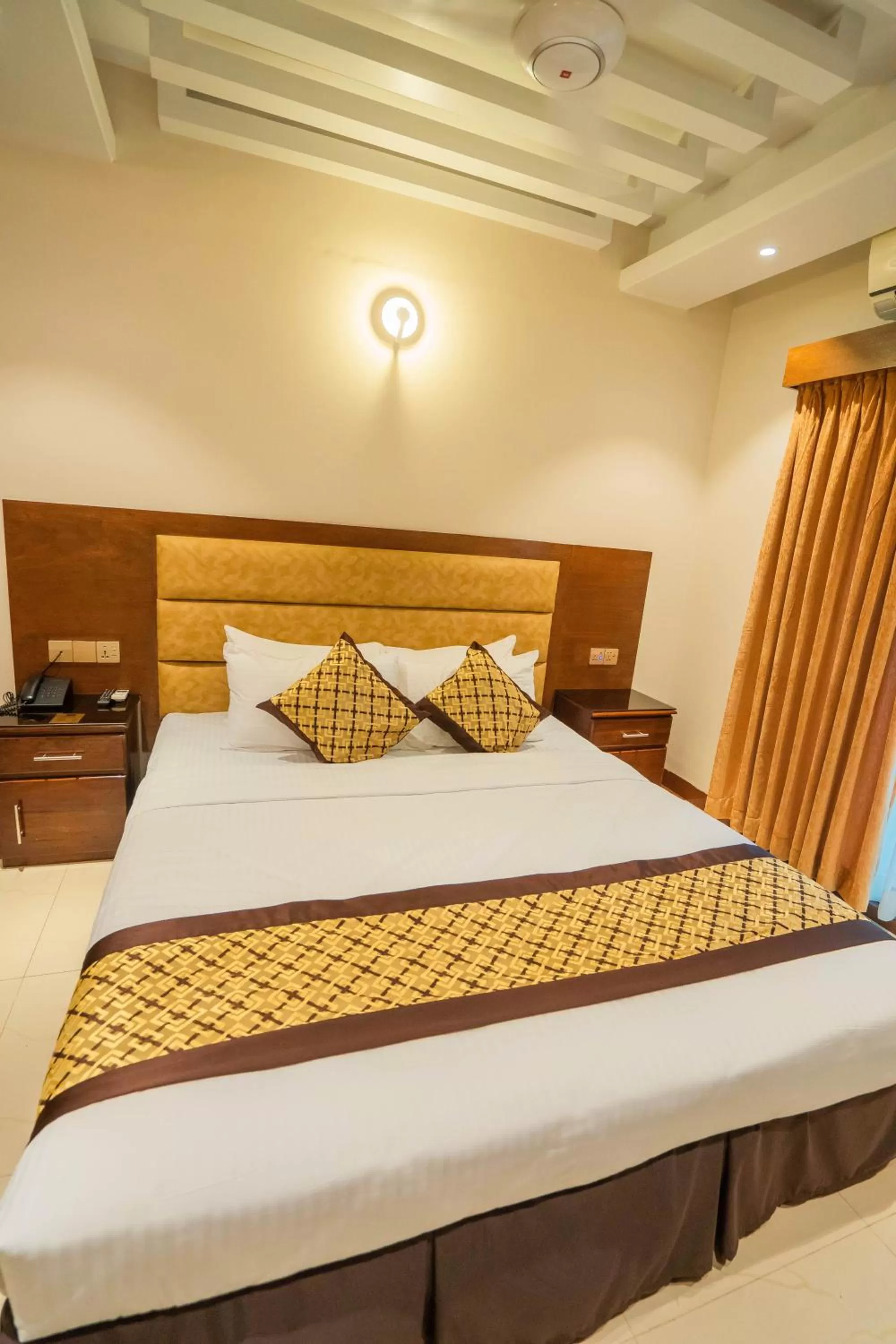 Bed in Central Inn Dhaka City Centre