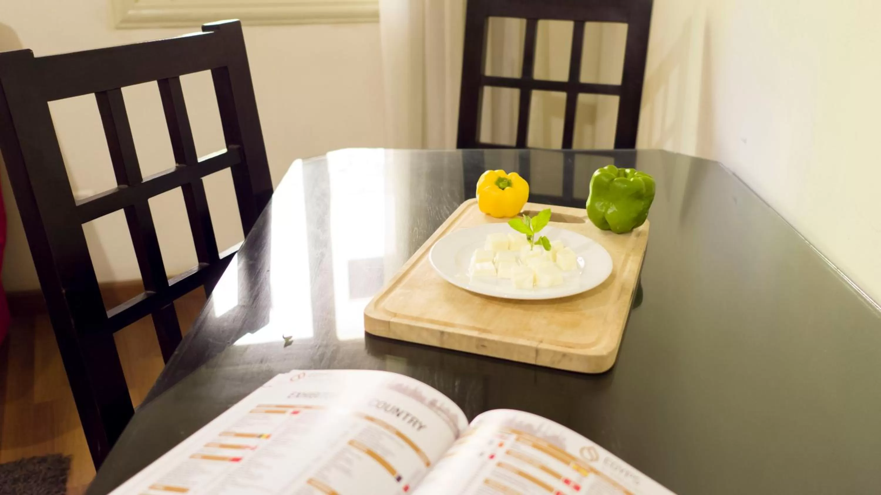 Dining area, Bed in NewCity Hotel & Suites