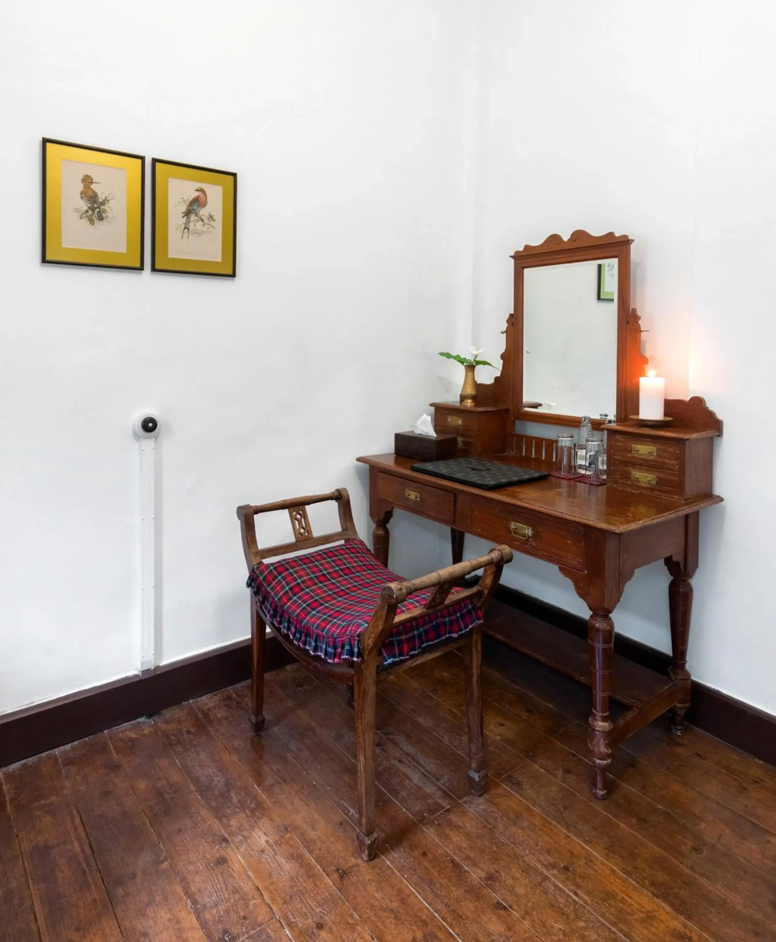 Superior Twin (Macnaughton)Includes evening tea with snacks and complimentary use of the jacuzzi and sauna. - single occupancy in Scottish Planter Bungalow- Thema Collection Superior Twin (Macnaughton)Includes evening tea with snacks and complimentary use of the jacuzzi and sauna. - single occupancy in Scottish Planter Bungalow- Thema Collection