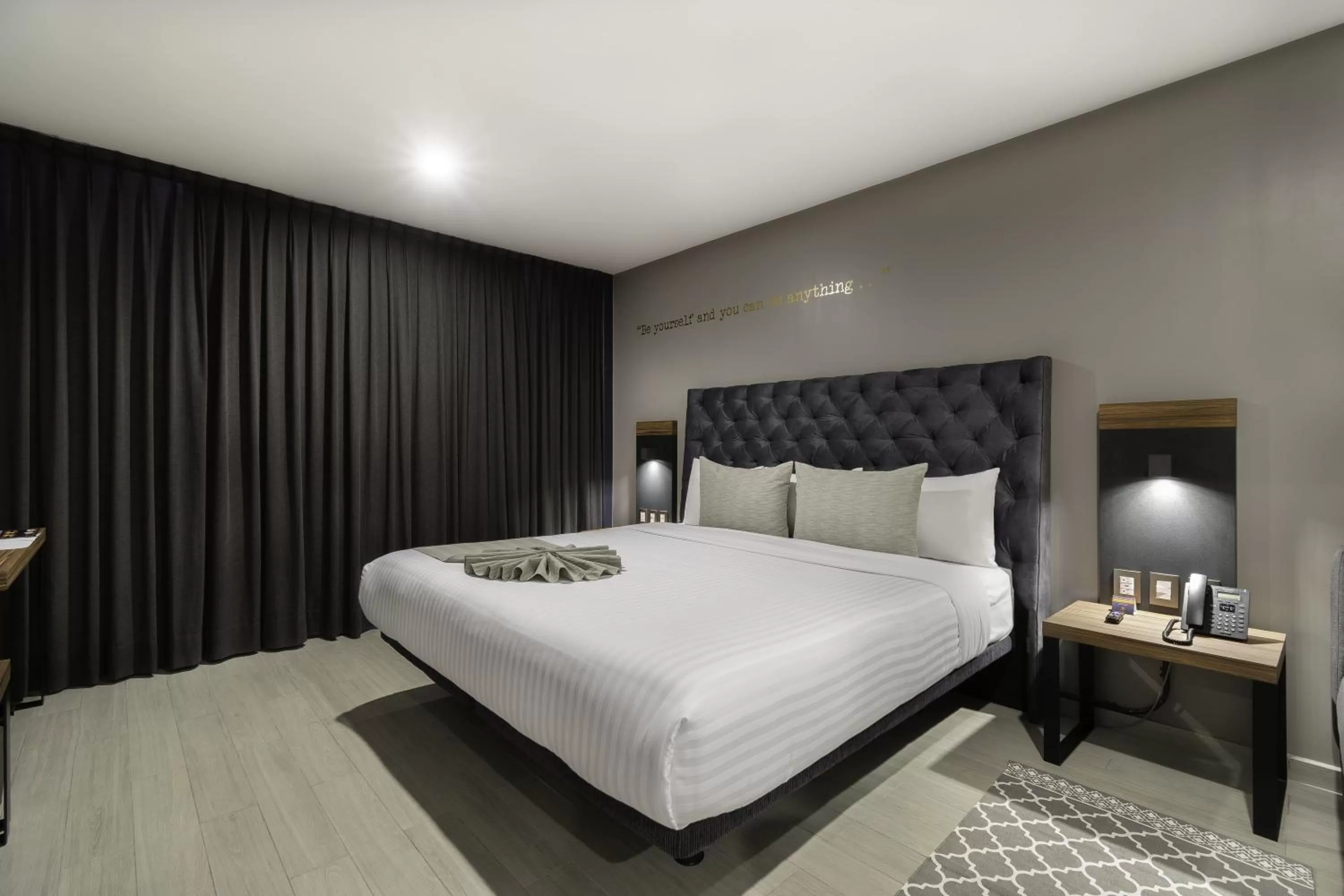 Bedroom, Bed in Bedford Hotel