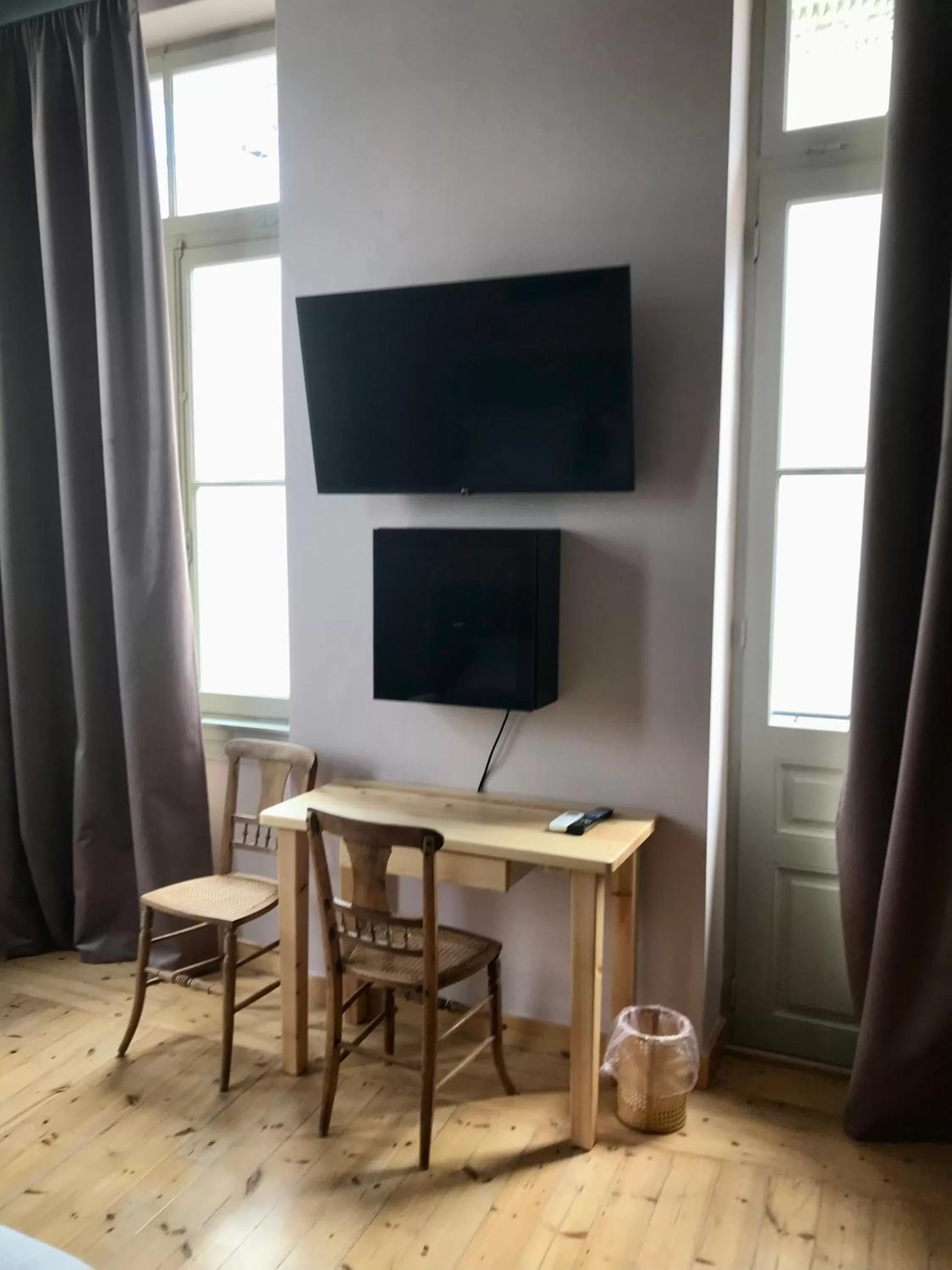 TV and multimedia in VASILIKON Hotel 1888 the past is present HISTORICAL PRESERVATION MONUMENT