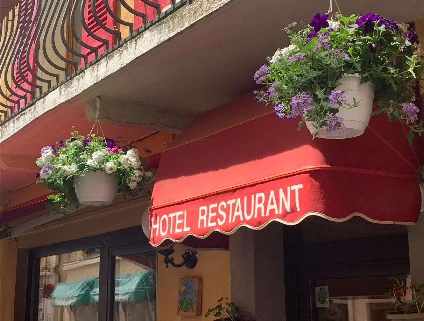 Facade/entrance in Hôtel Du Cheval Blanc Barcelonnette