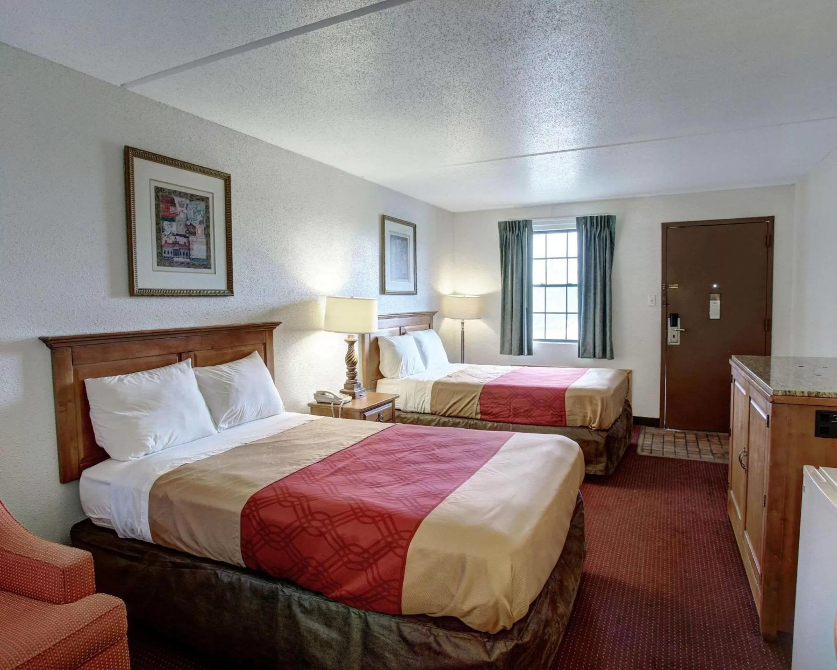 Photo of the whole room, Bed in Rodeway Inn New Braunfels - San Antonio Area