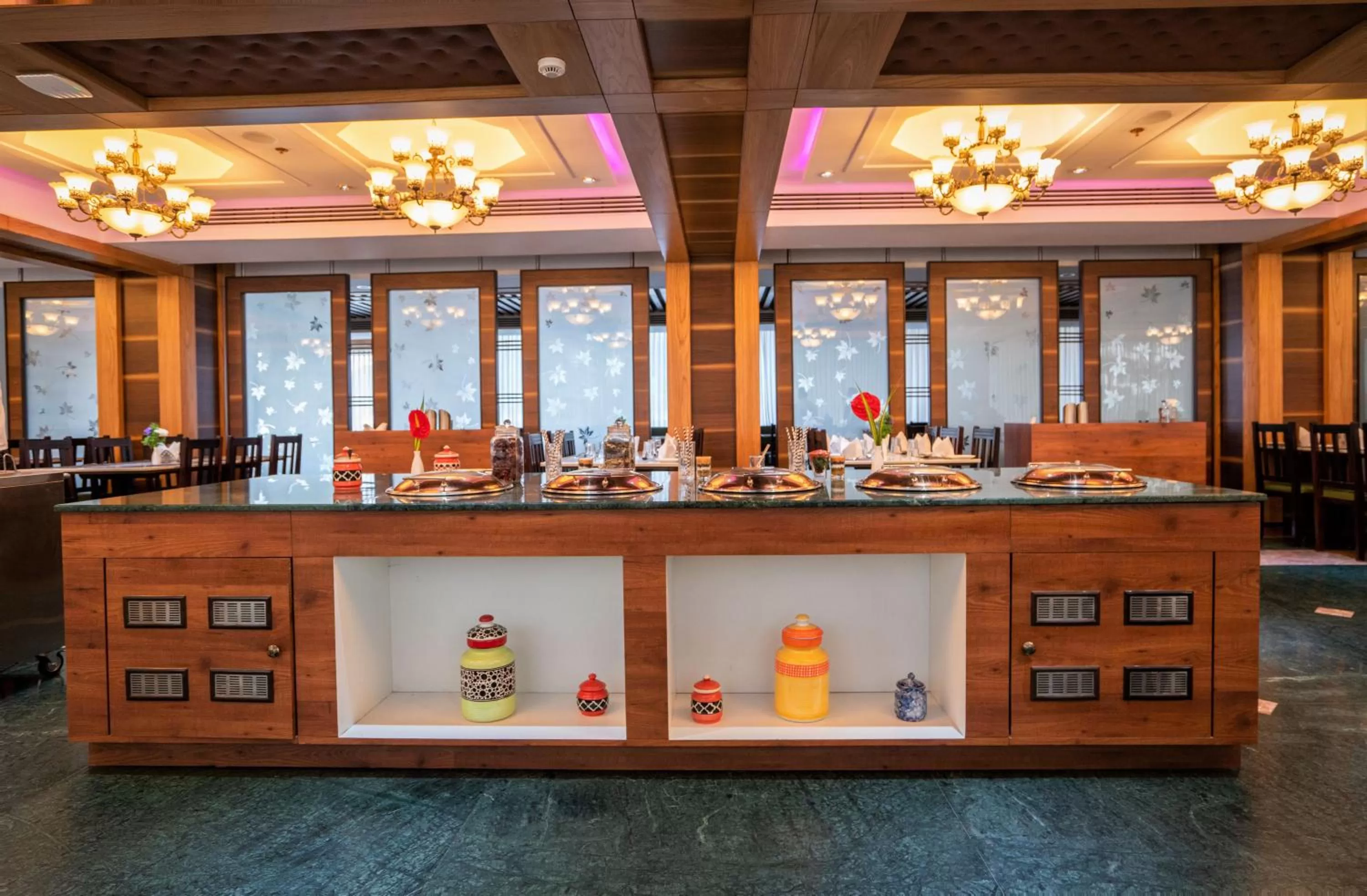 Restaurant/places to eat in Hotel Hills