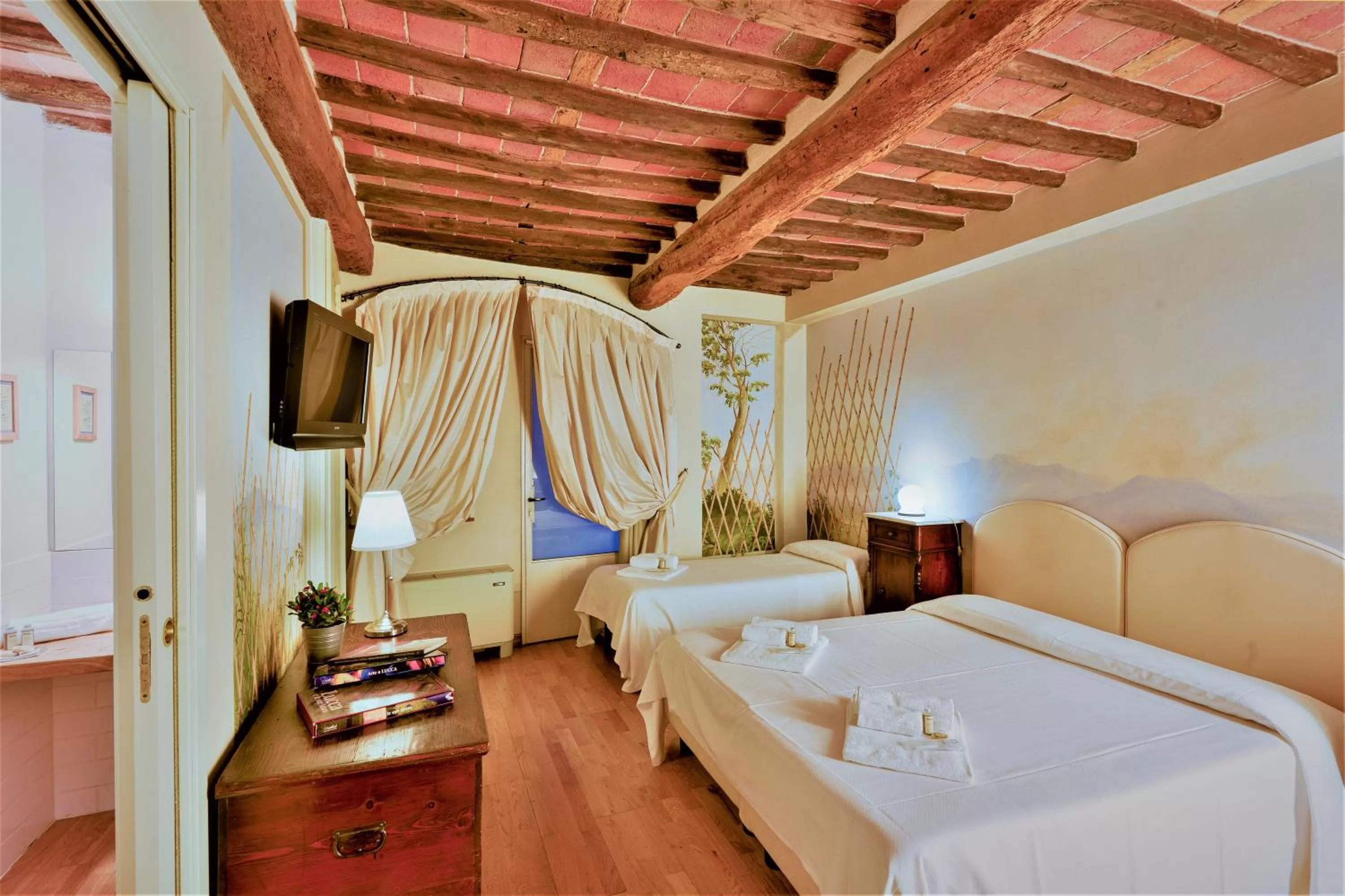 Bathroom, Bed in Albergo San Martino & Depandance