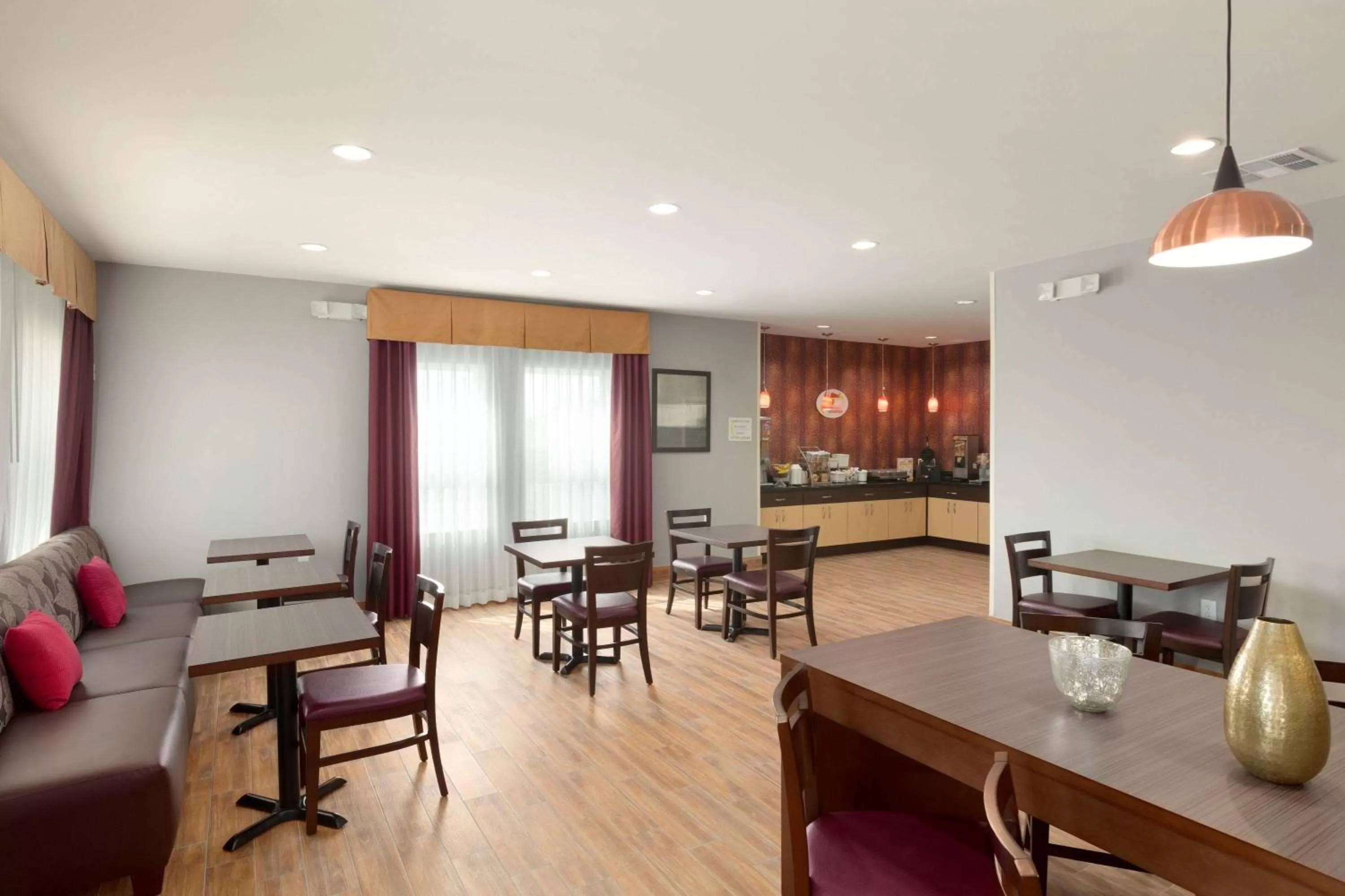 Restaurant/places to eat in Super 8 by Wyndham Carrizo Springs