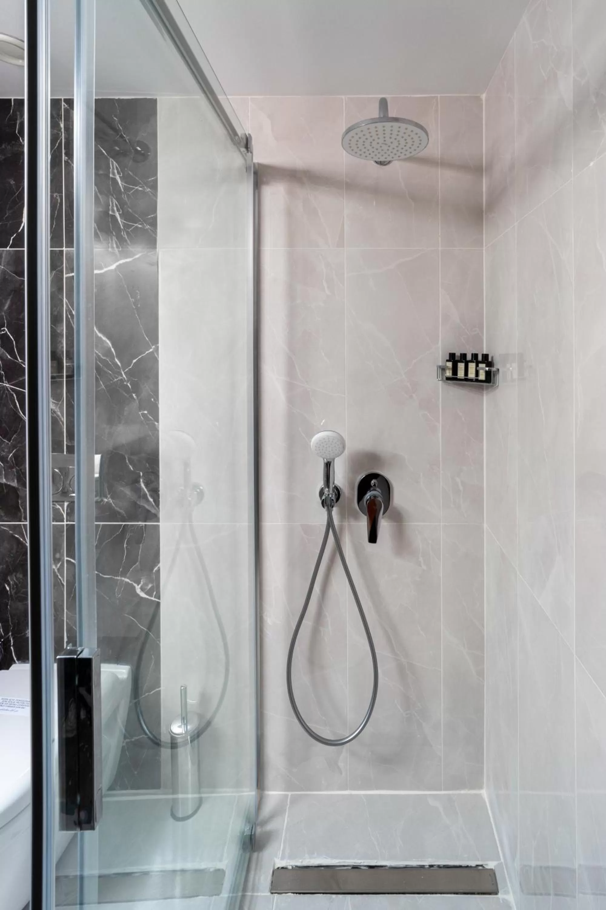 Shower in Pianoforte by Febor Hotels&Spa