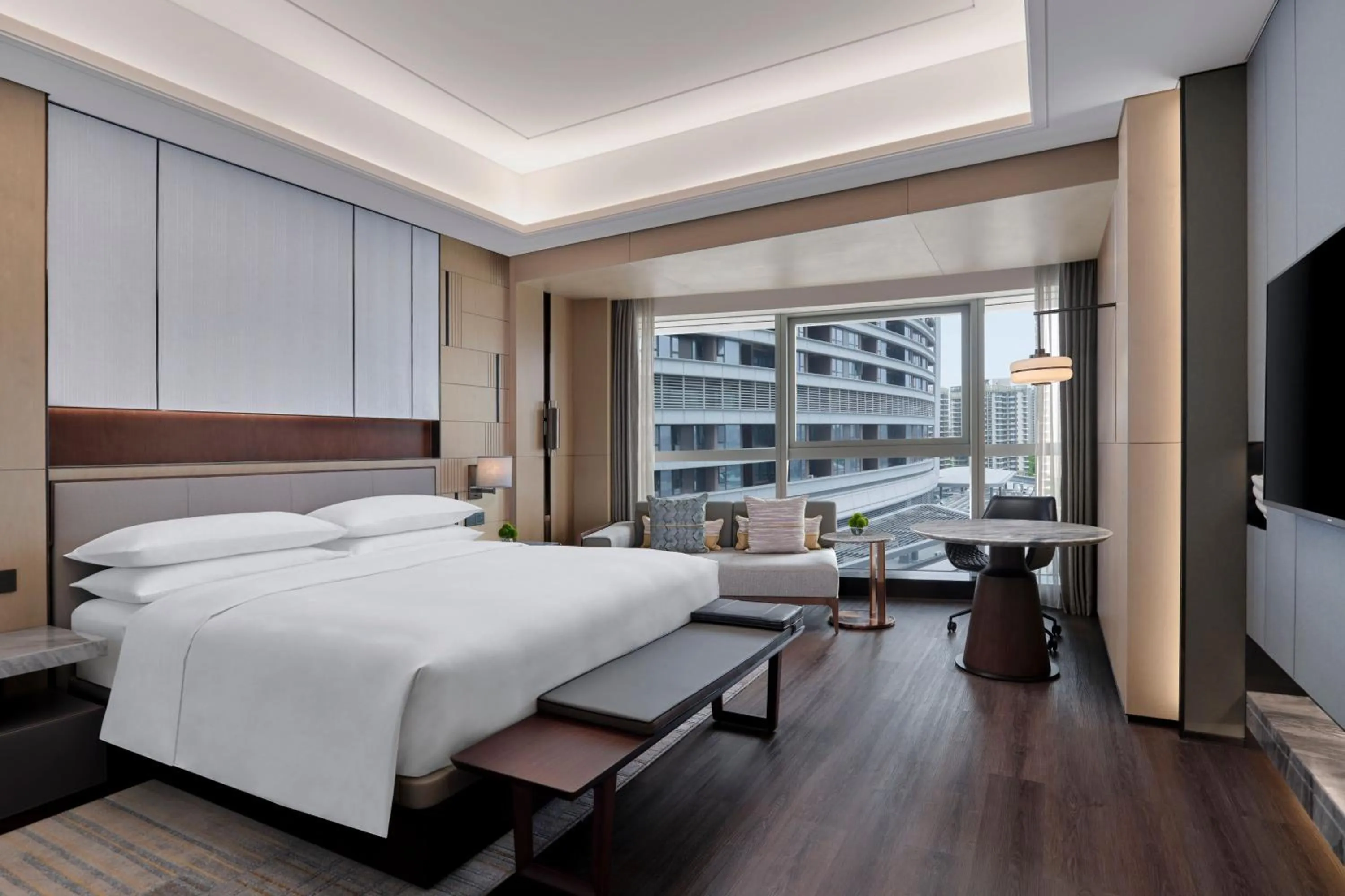 Photo of the whole room, Bed in Zhuhai Marriott Hotel Jinwan