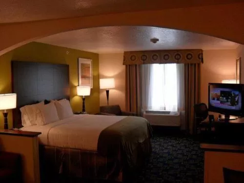 Holiday Inn Express and Suites Urbandale Des Moines by IHG