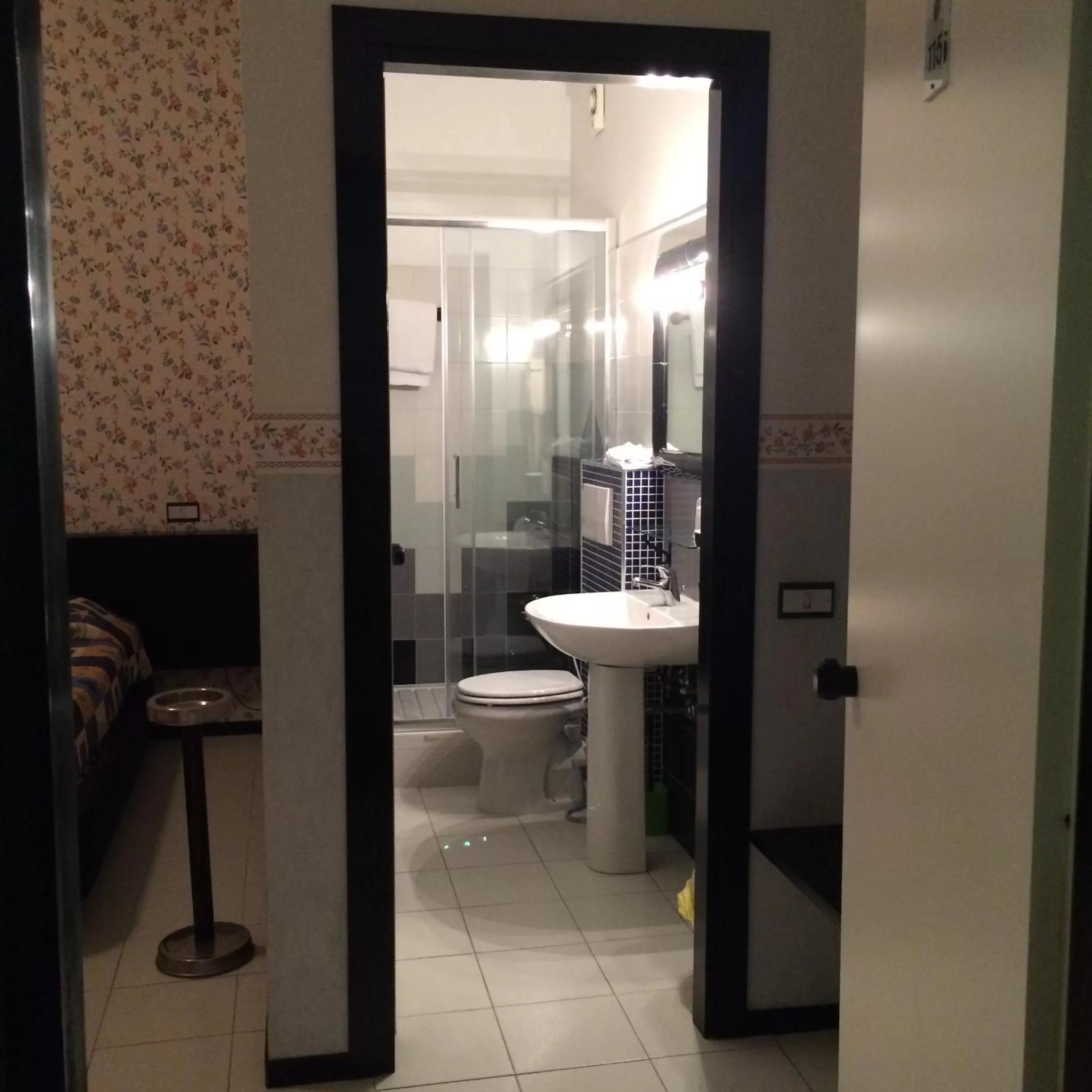 Shower in Hotel Letizia