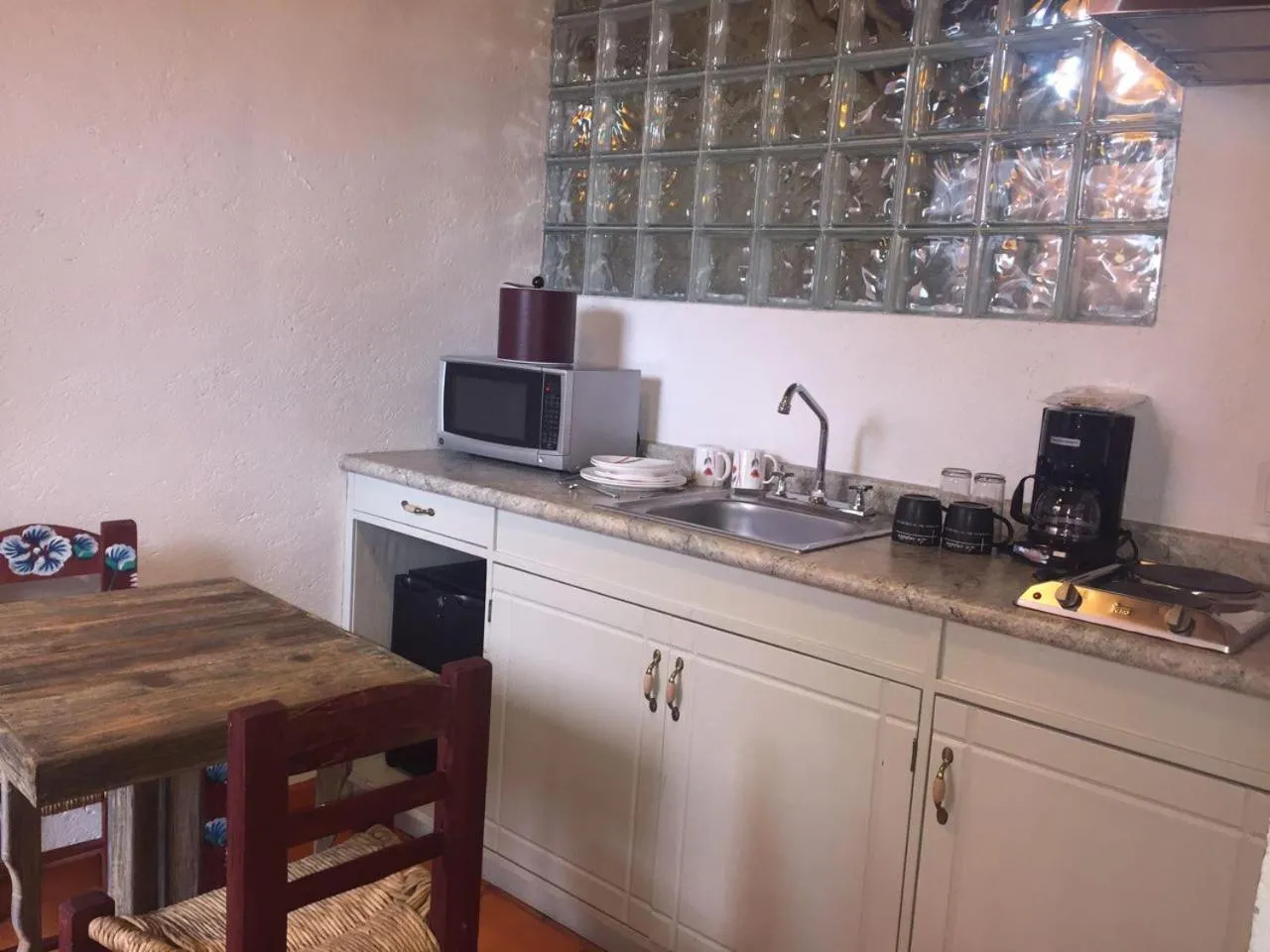 Kitchen or kitchenette in La Capilla Hotel Boutique