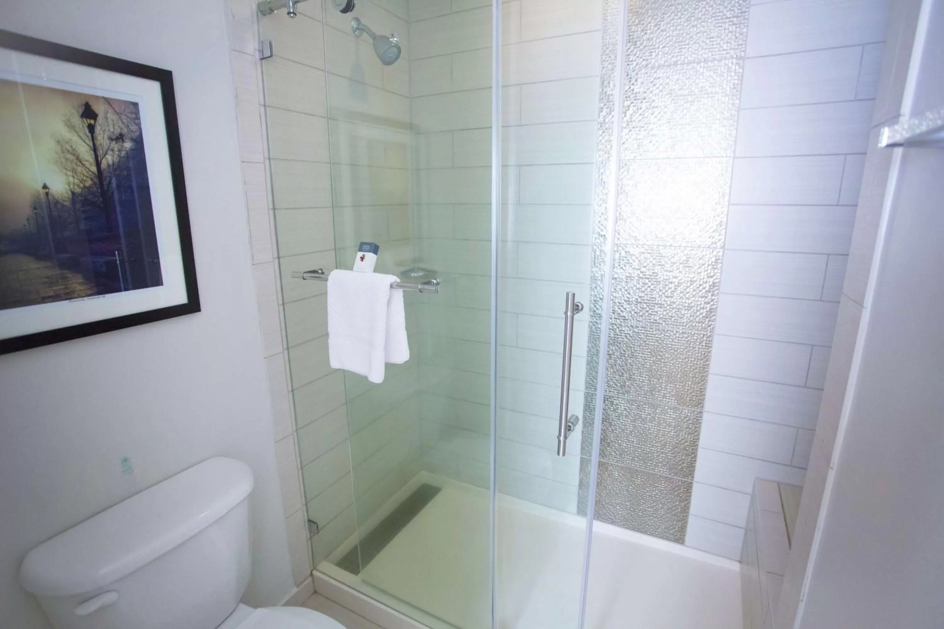 Bathroom in DoubleTree by Hilton Historic Savannah