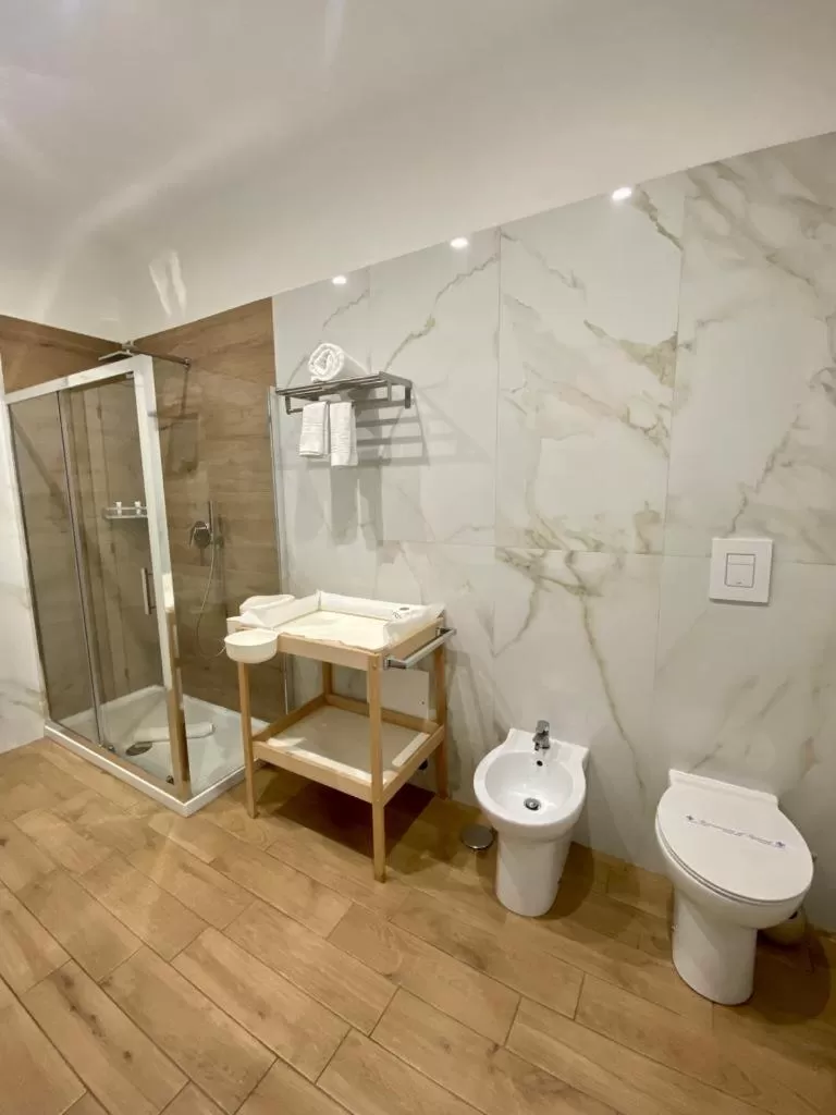 Shower, Bathroom in Villa Manto Bed and Breakfast - Torre Annunziata Pompei