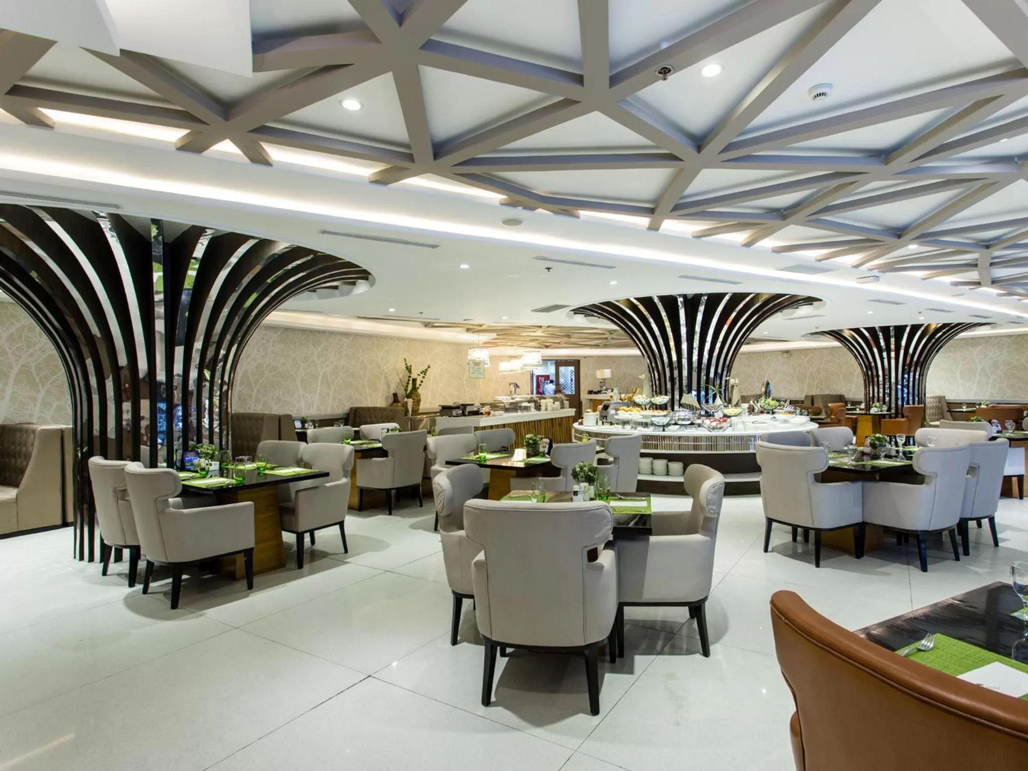 Restaurant/places to eat in Greenleaf Hotel Gensan