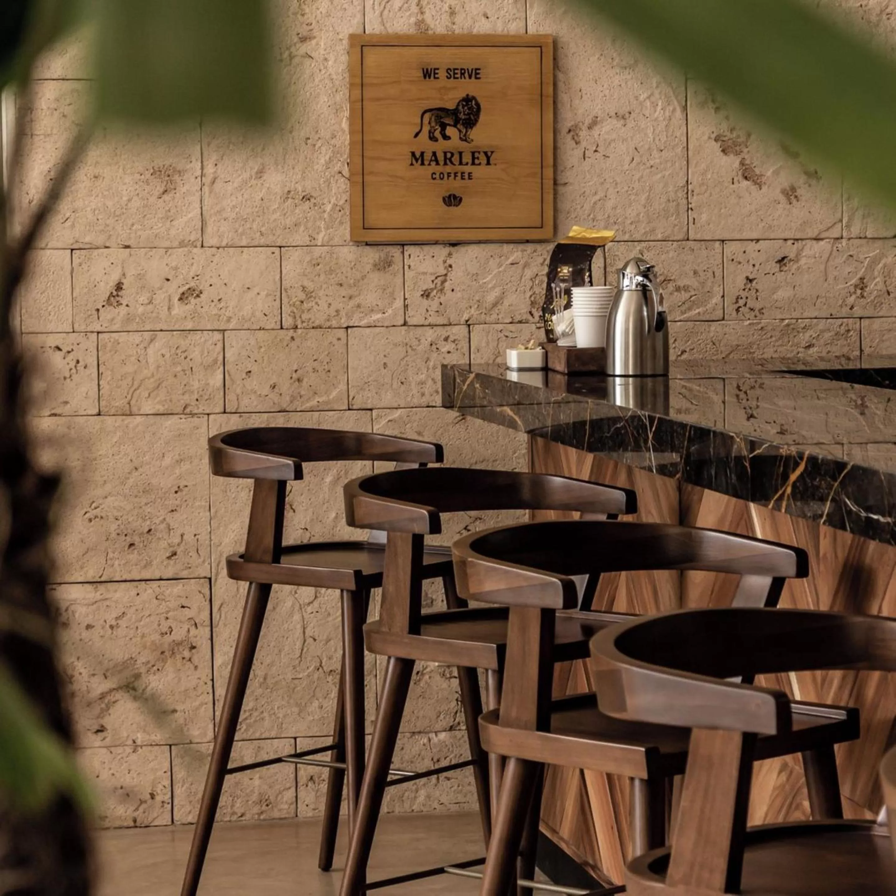 Restaurant/places to eat in The Fives Oceanfront