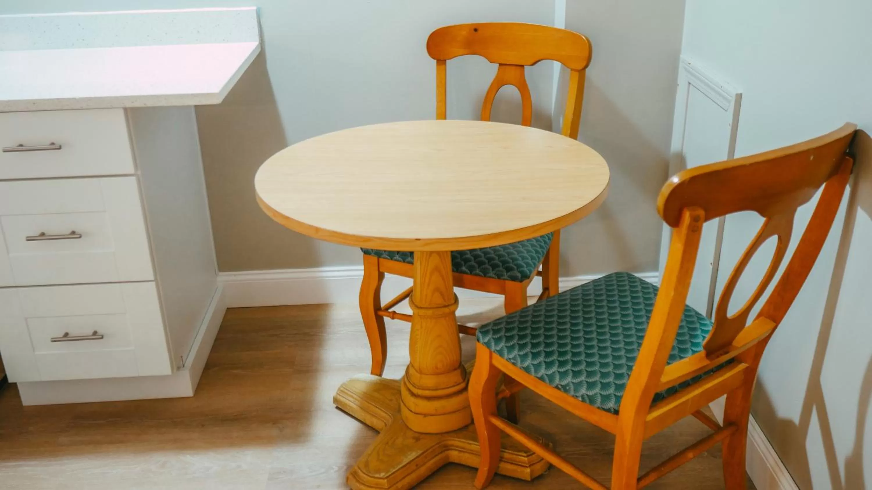 Dining Area in The Atlantic Motel