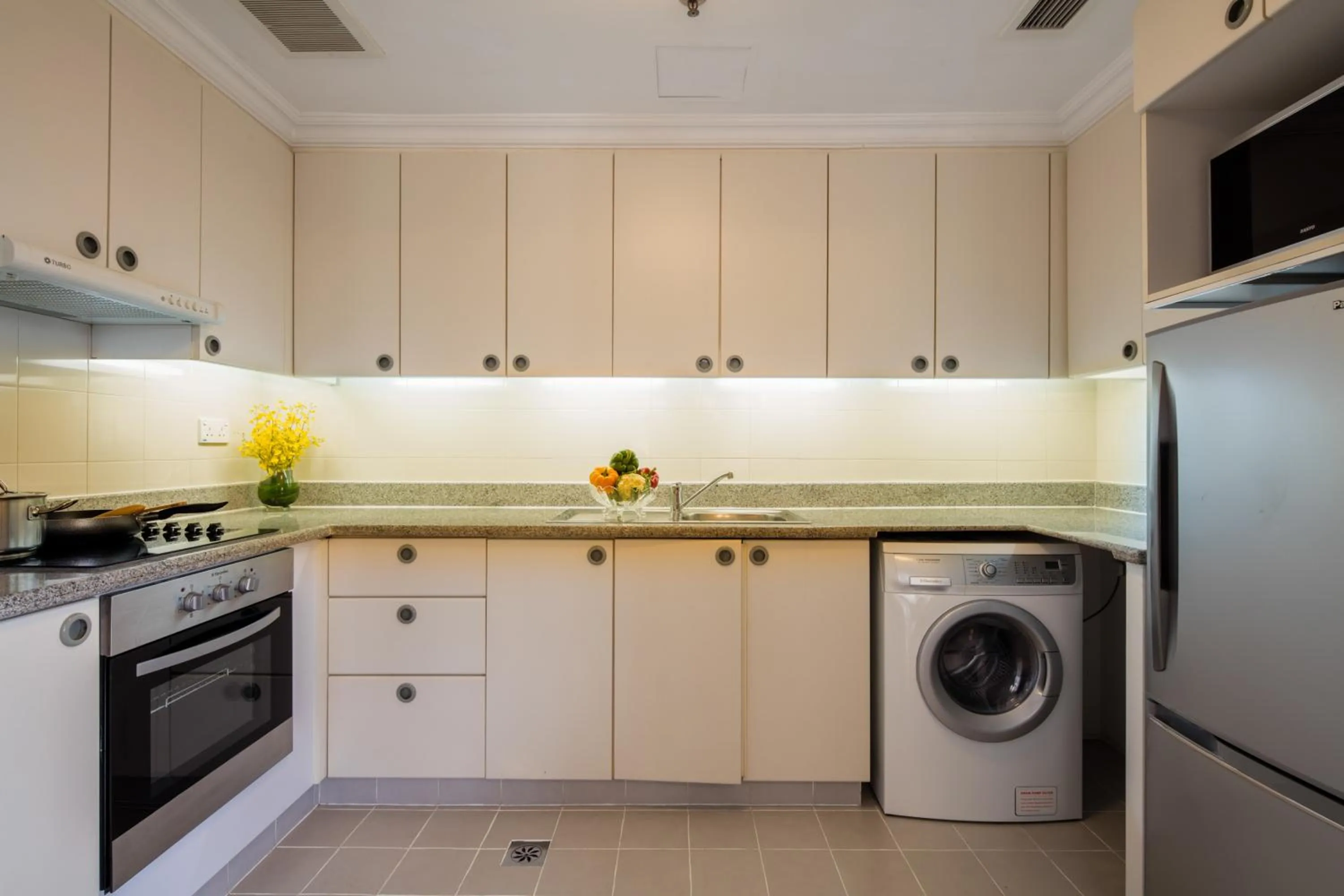 Kitchen or kitchenette in Norfolk Mansion - Luxury Serviced Apartment