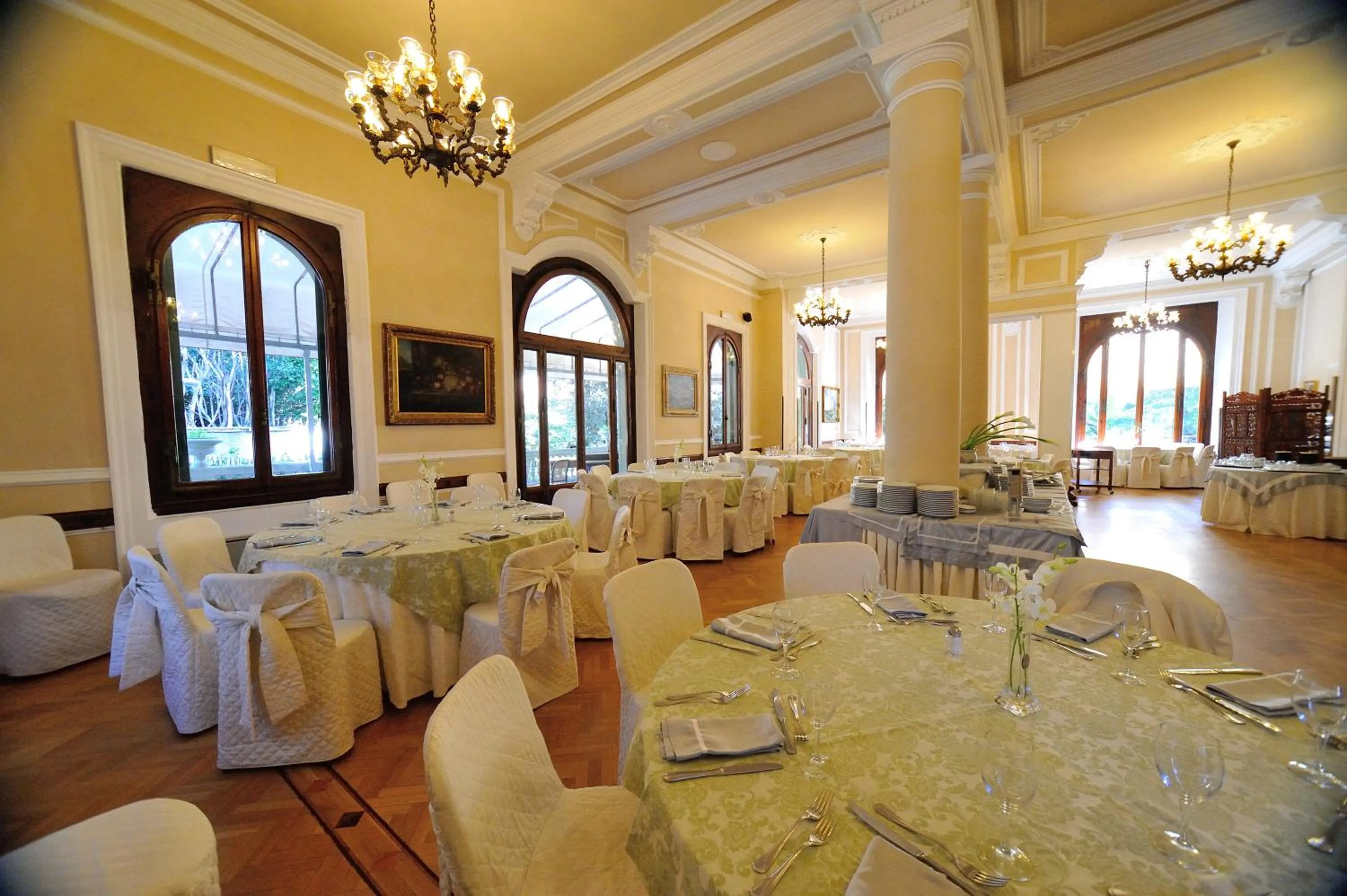 Restaurant/places to eat in Grand Hotel Tettuccio