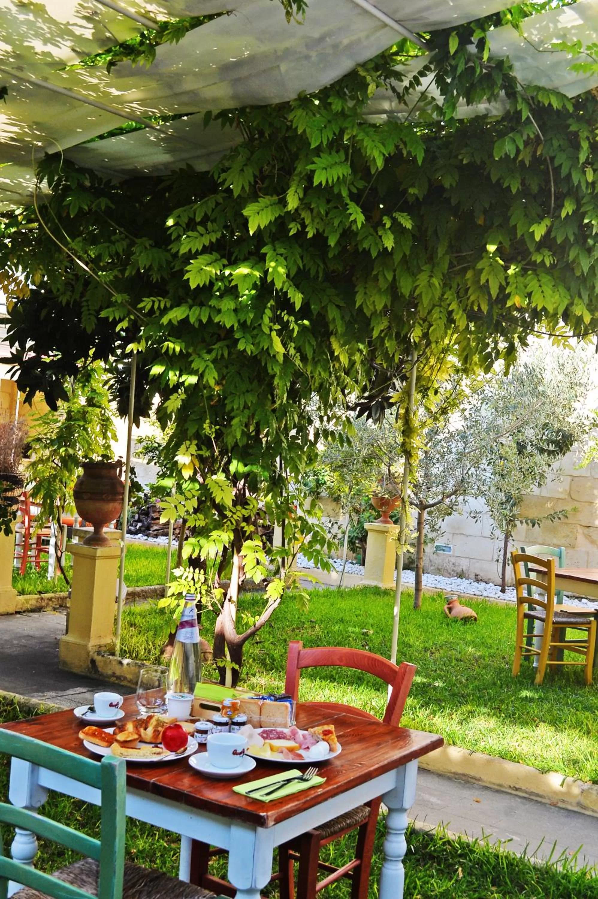 Garden in B&B Gianmarti Suite