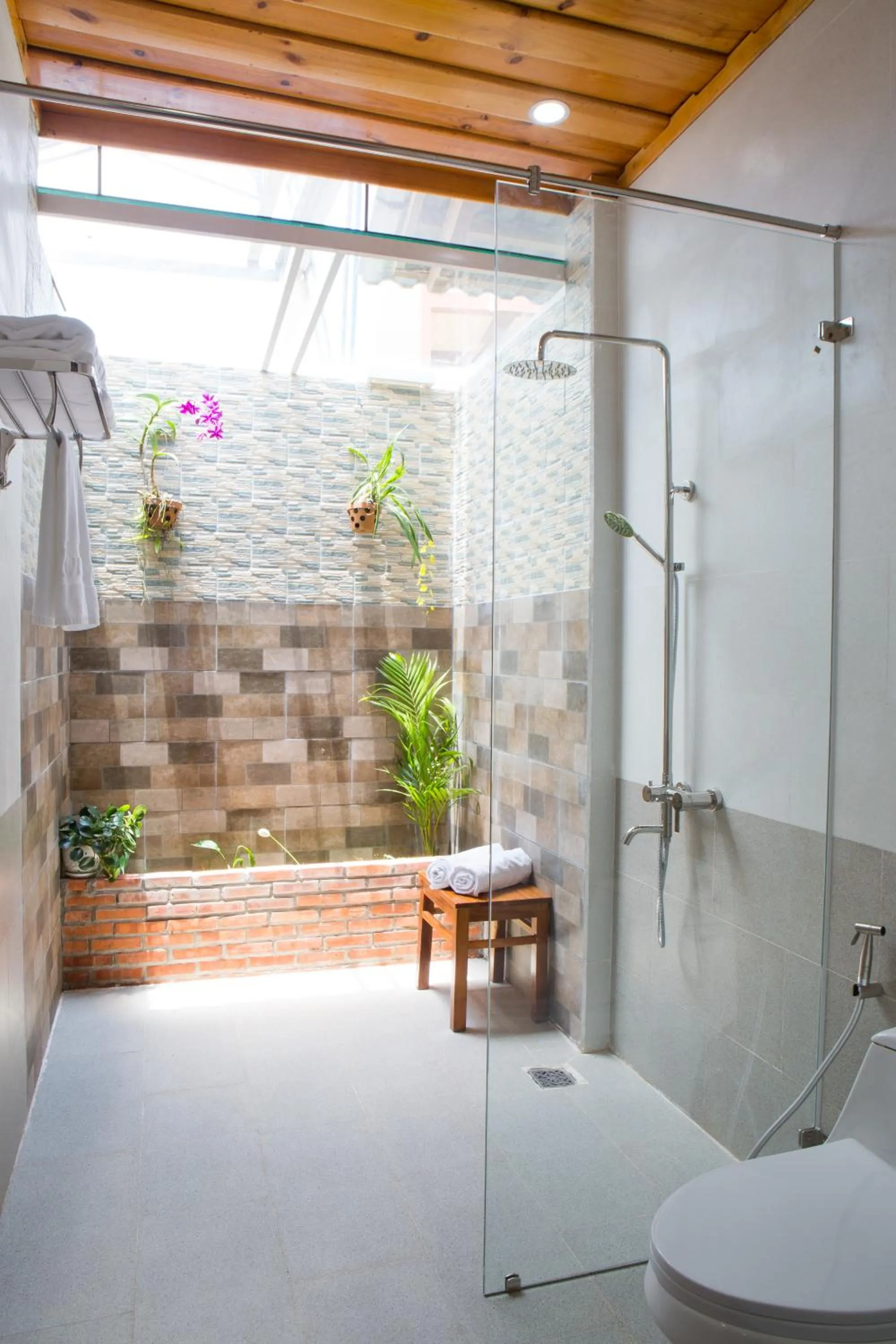 Shower in Elwood Premier Resort Phu Quoc
