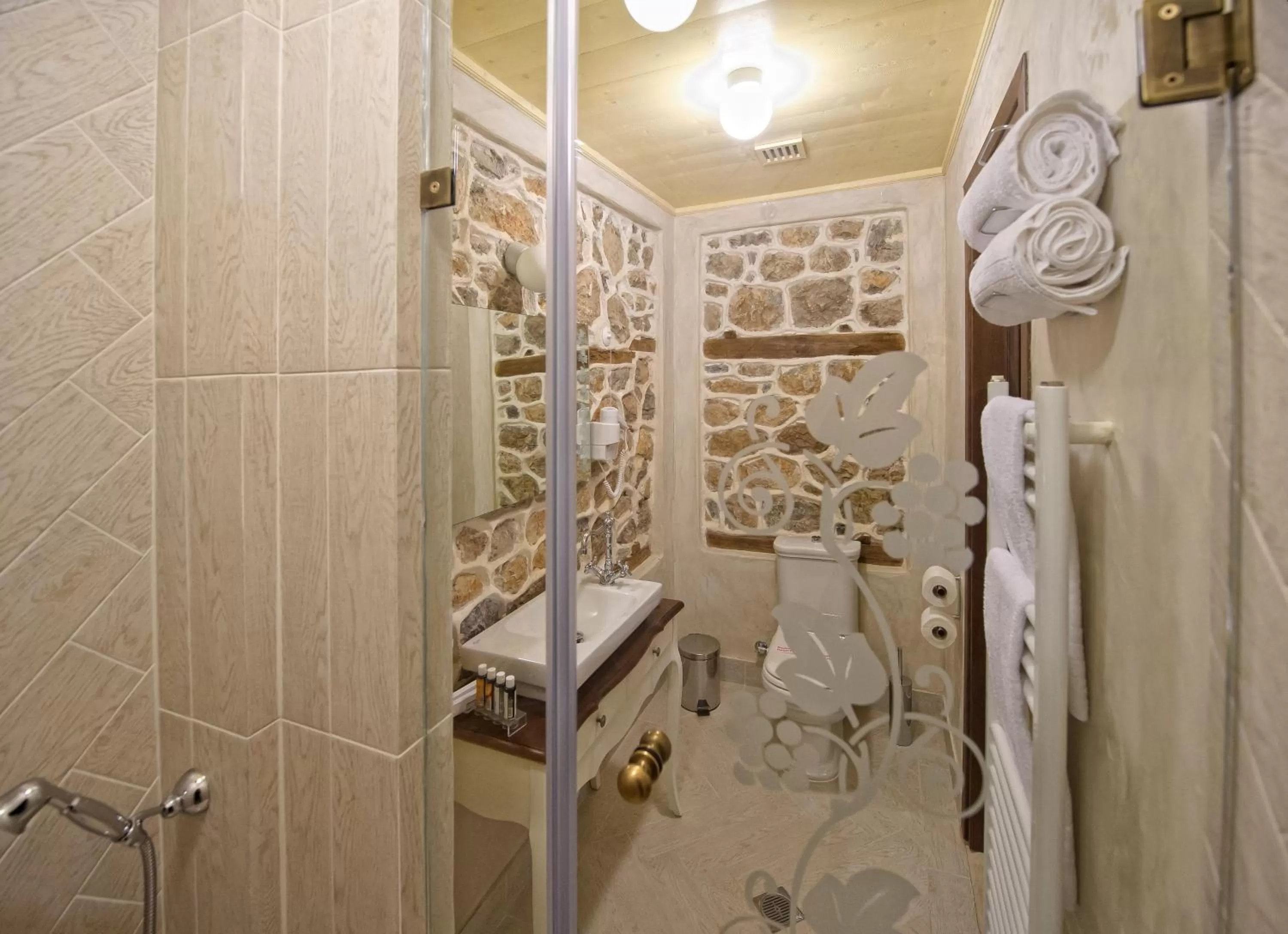 Bathroom in Orologopoulos Mansion Luxury Hotel