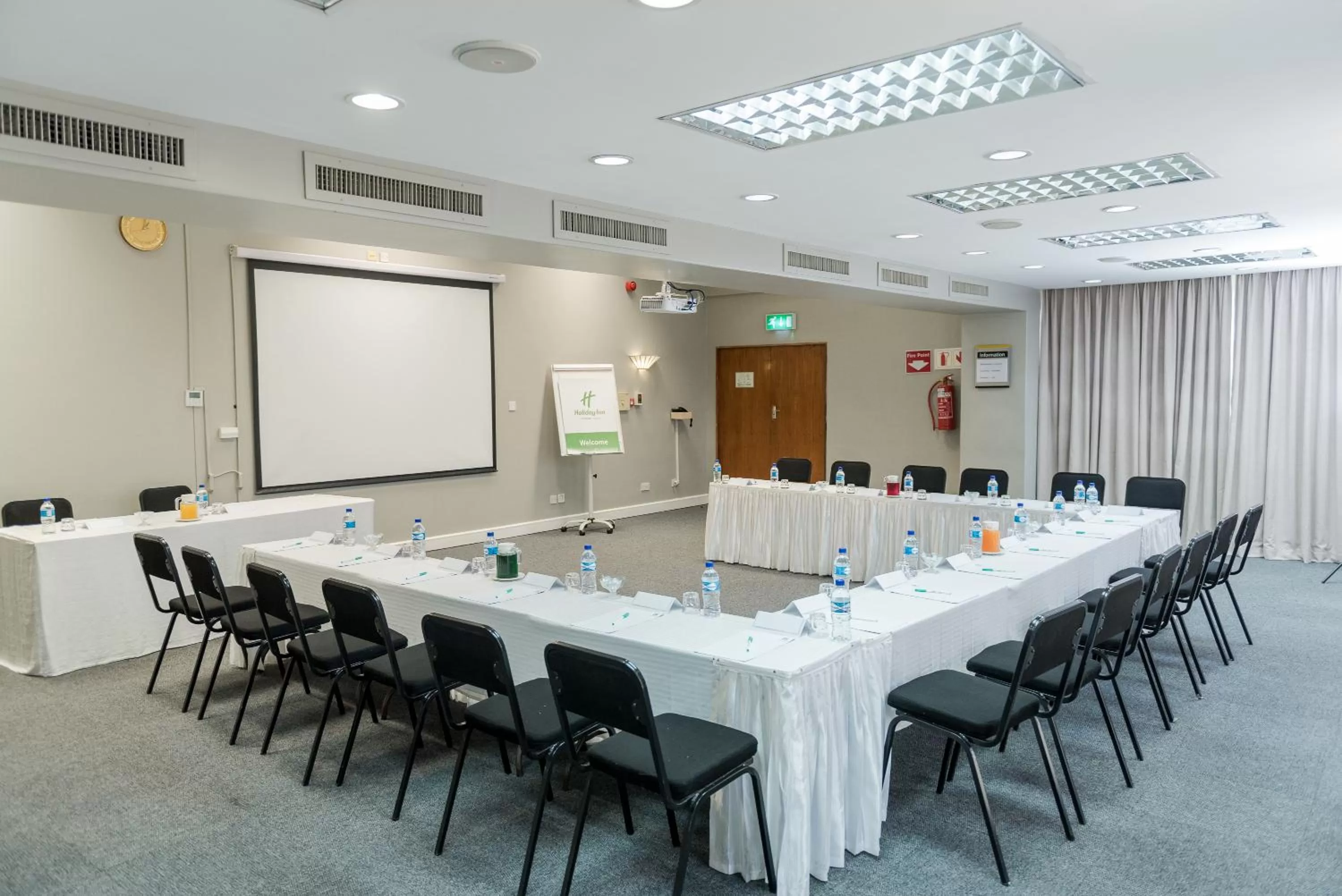 Meeting/conference room in Holiday Inn - Mutare by IHG