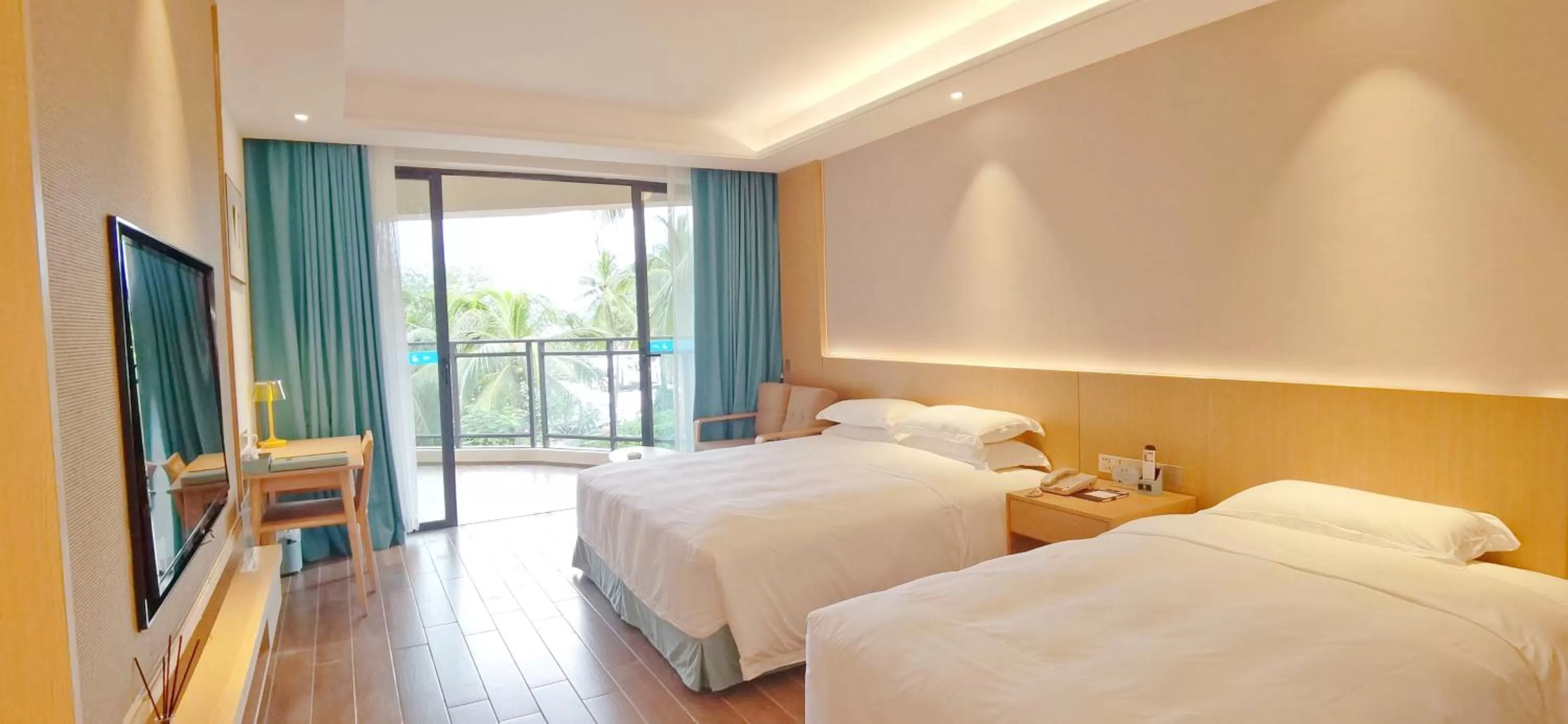 Bed in Sanya South China Hotel