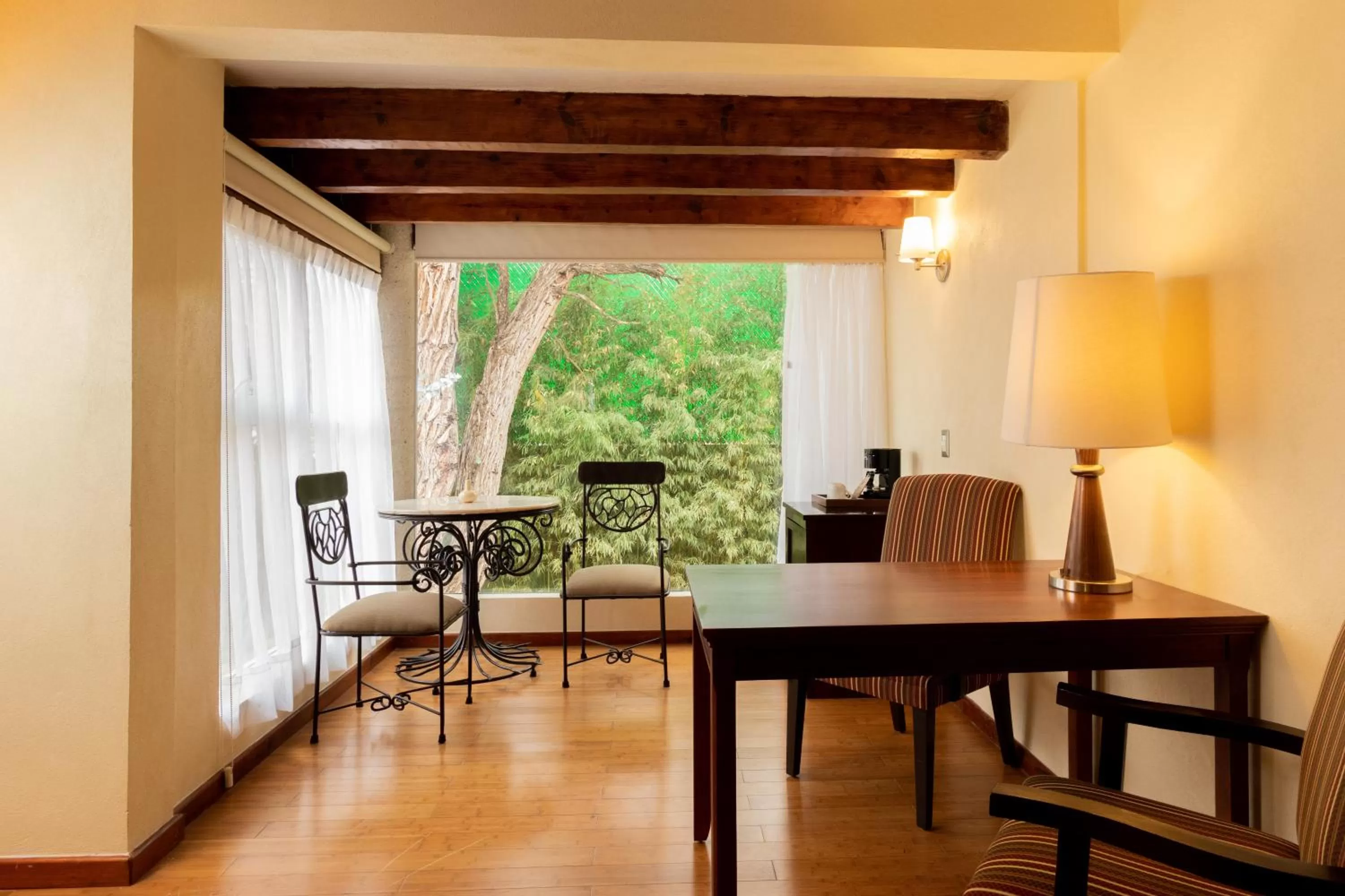 Seating area in Hotel Villa Mercedes San Cristobal