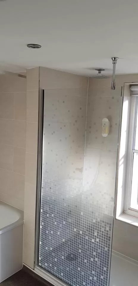 Bathroom in The Bath Arms Wetherspoon