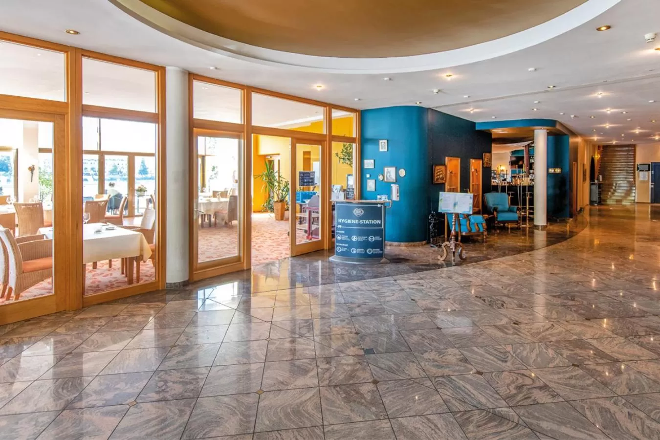 Facade/entrance in Diehls Hotel