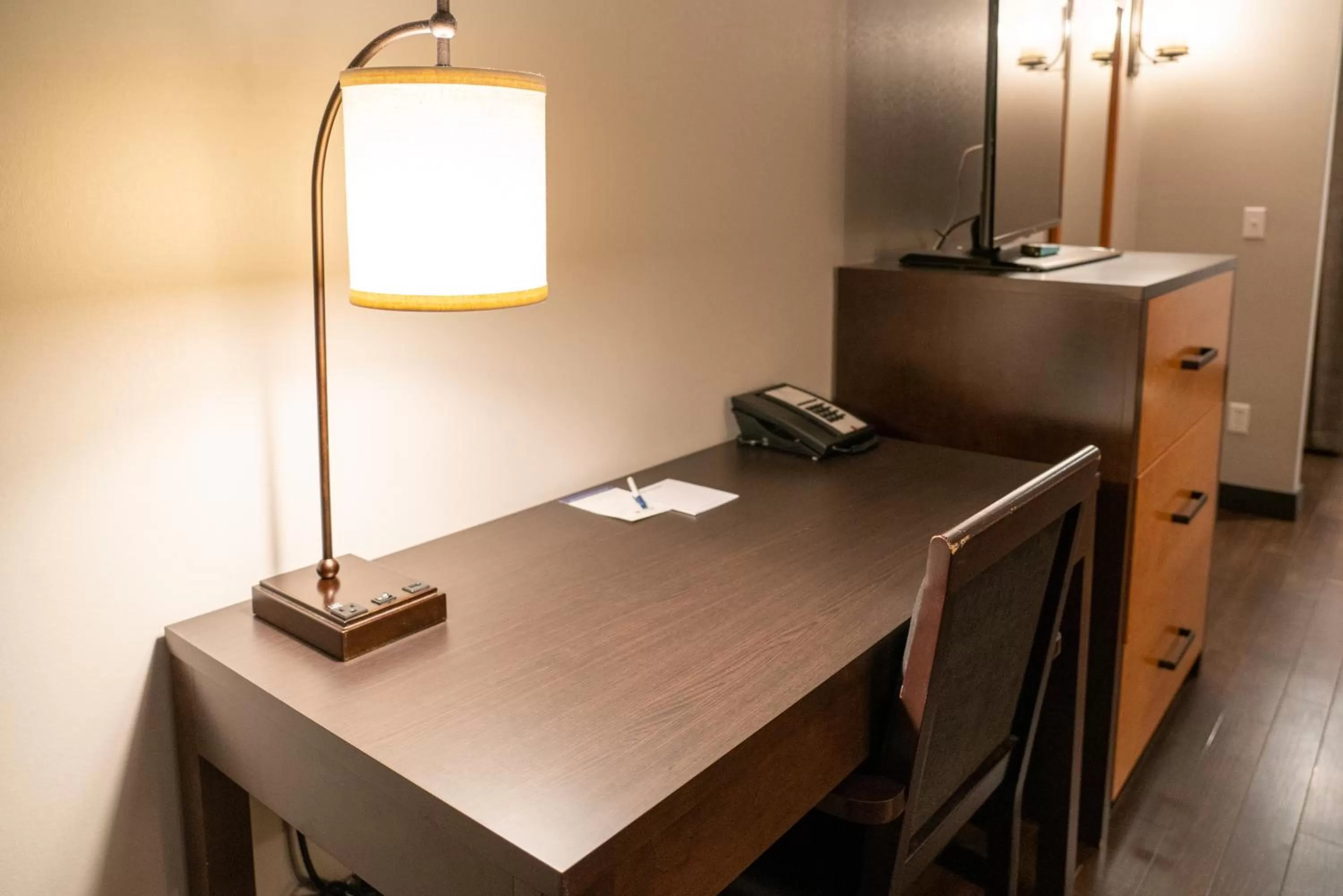 Business facilities in Pocaterra Inn & Waterslide