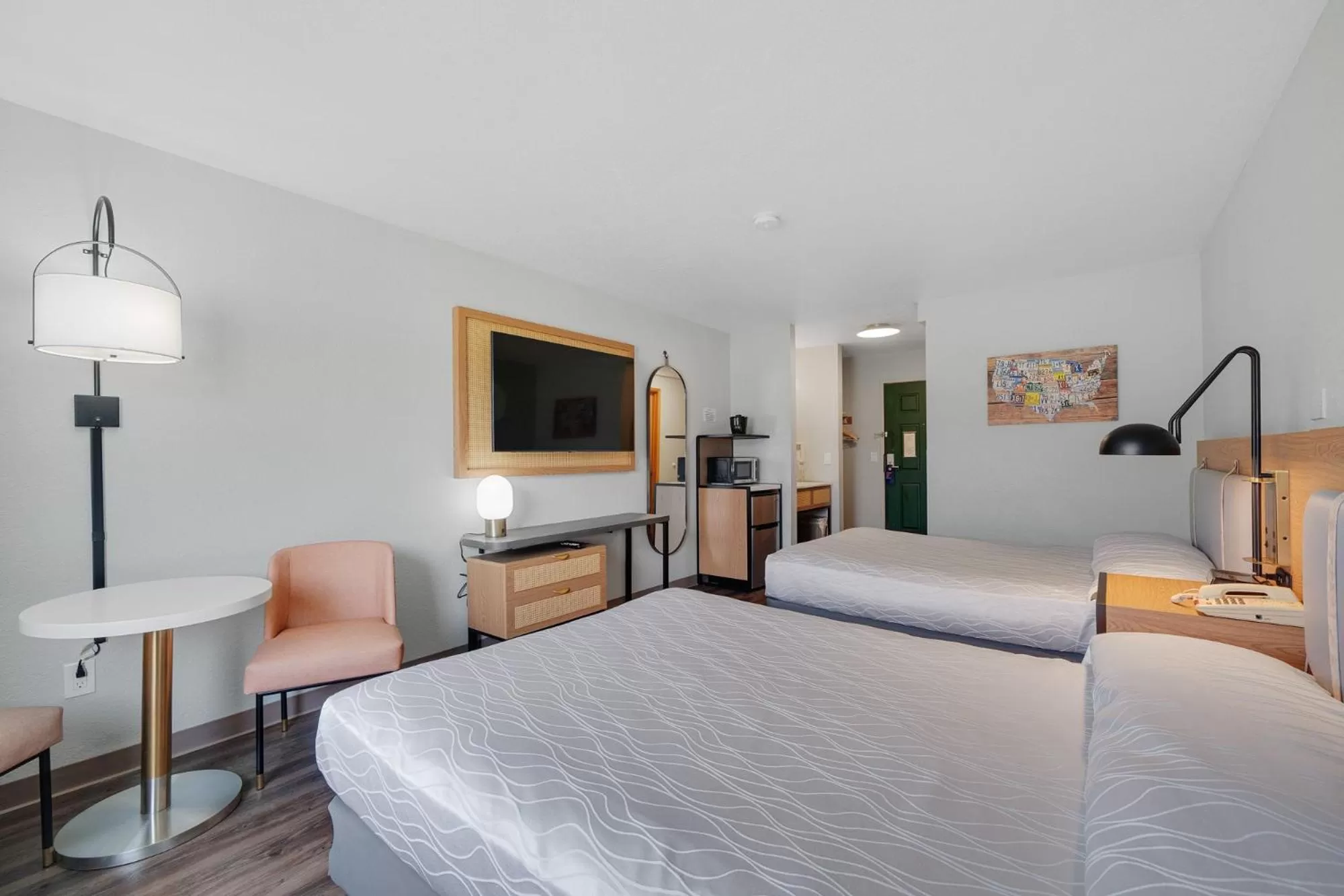 Bed in Garibaldi Inn at the Bay