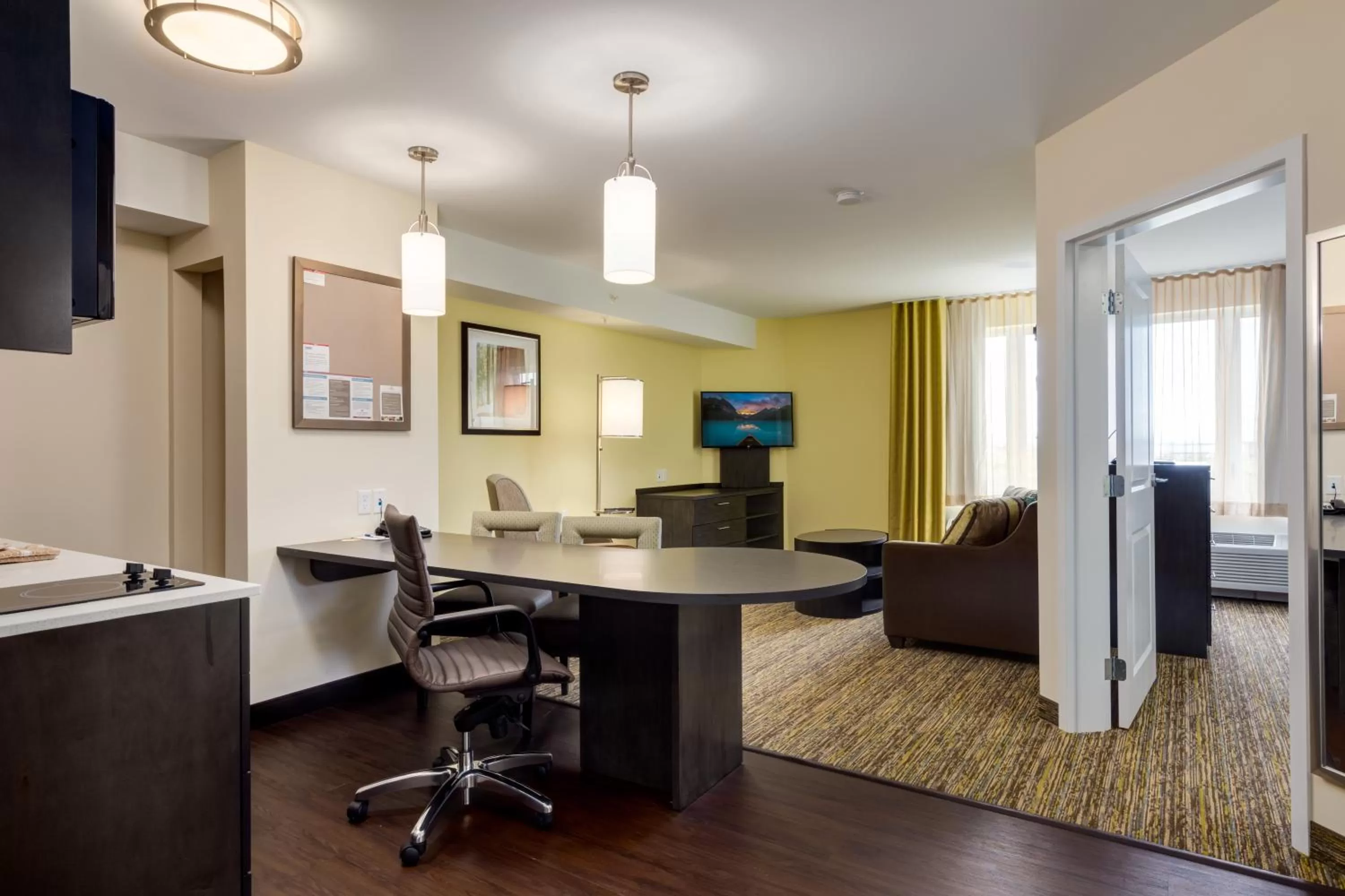 TV and multimedia in Park Inn by Radisson, Calgary Airport North, AB