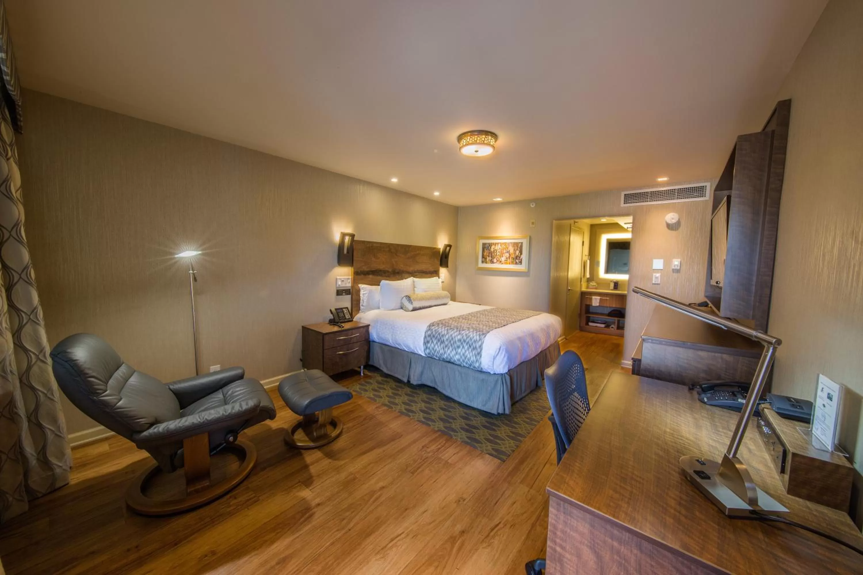 Photo of the whole room, Bed in Hotel Strata