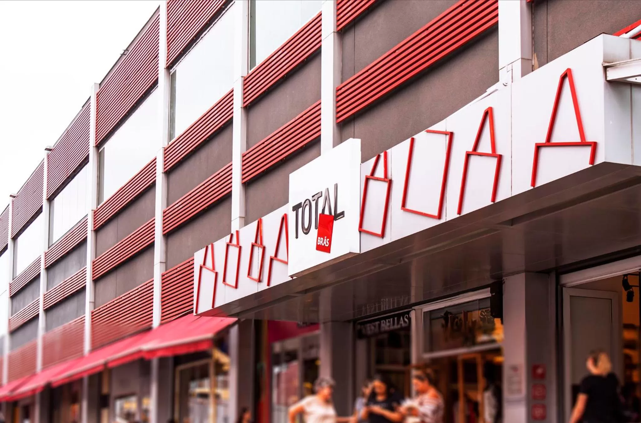 Facade/entrance in Total Hotel